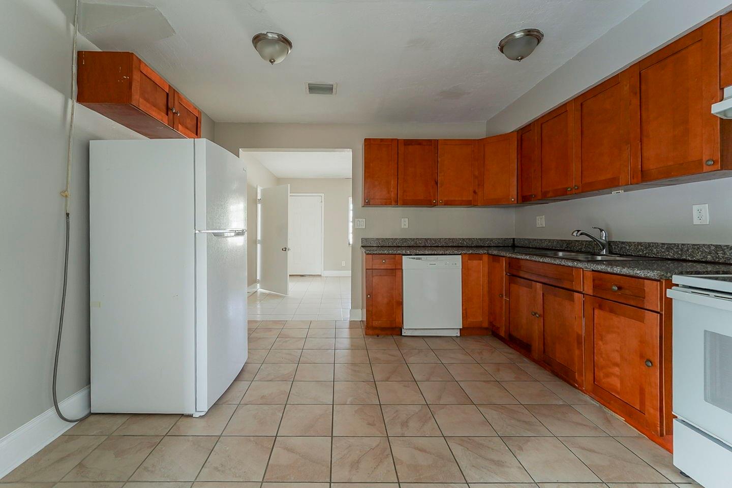 1345 Sw 22nd Ter Property Photo 5