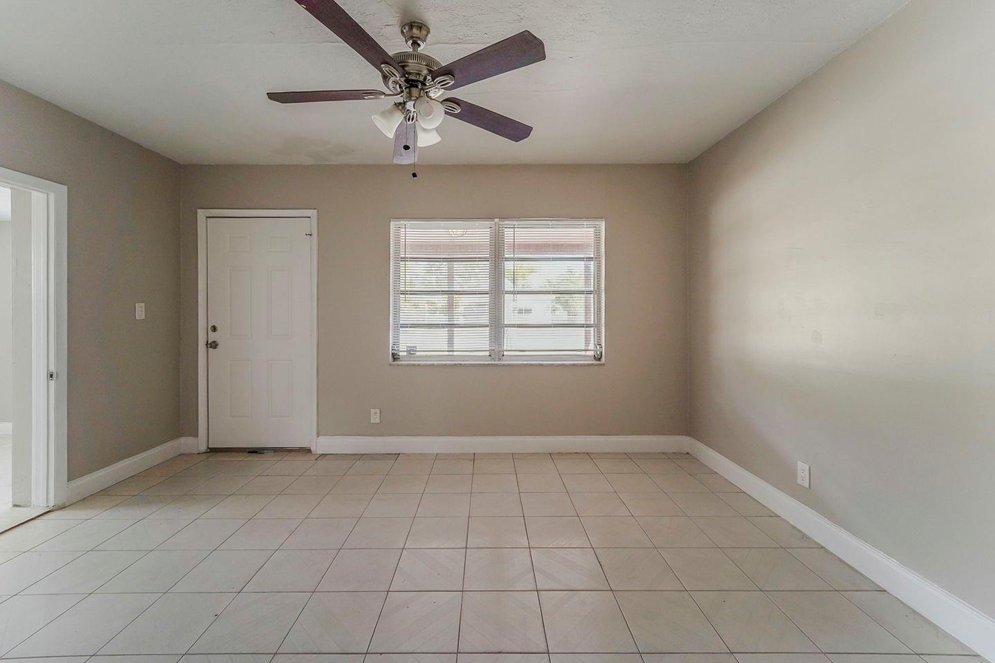 1345 Sw 22nd Ter Property Photo 10