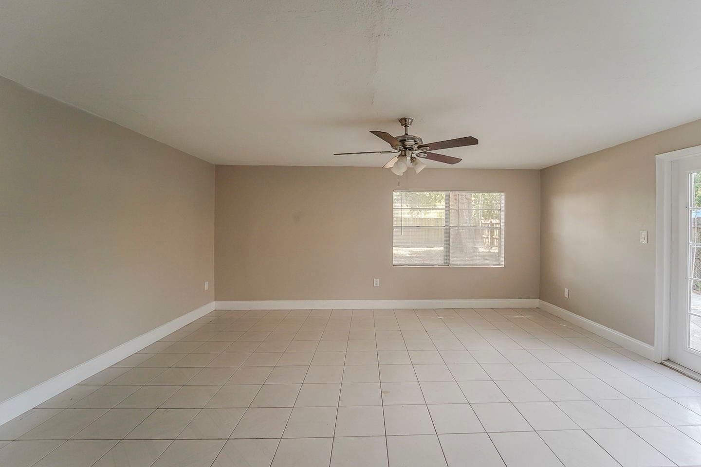 1345 Sw 22nd Ter Property Photo 16