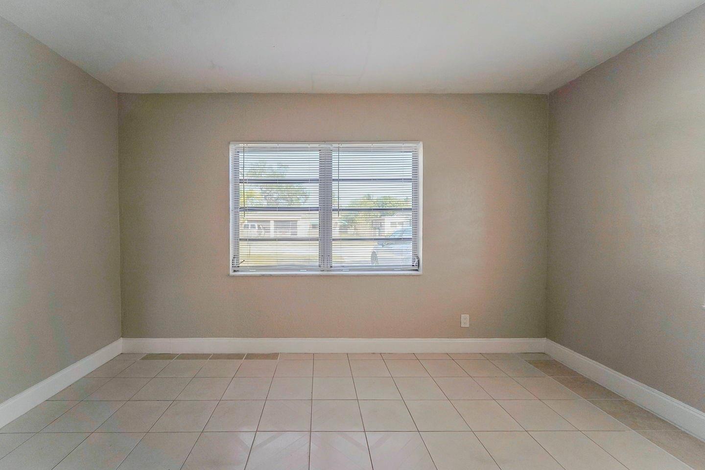 1345 Sw 22nd Ter Property Photo 18