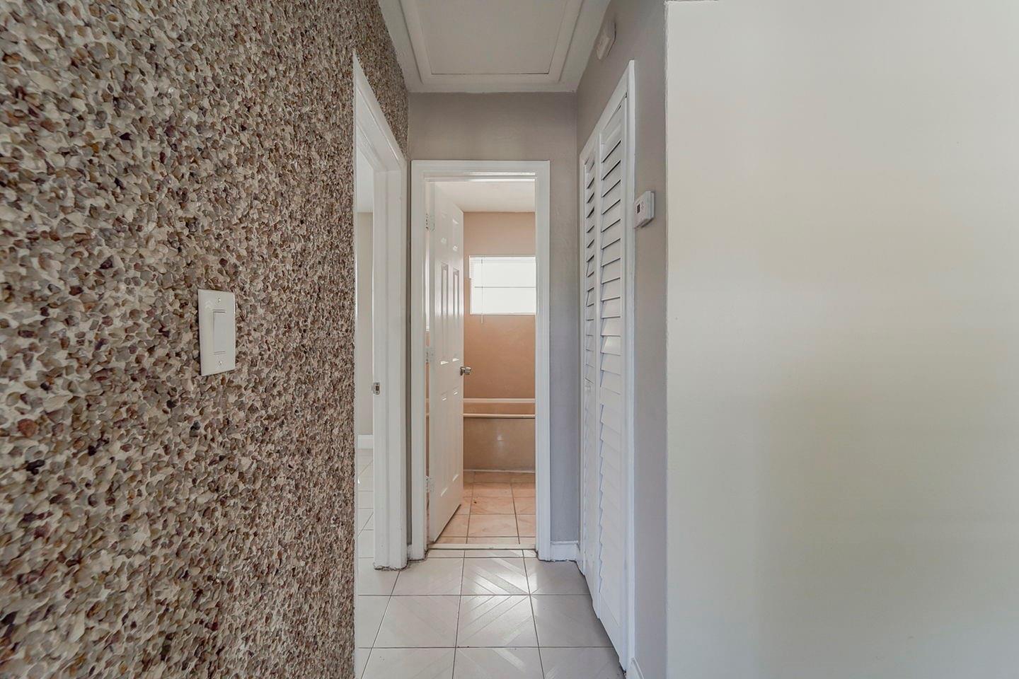1345 Sw 22nd Ter Property Photo 19