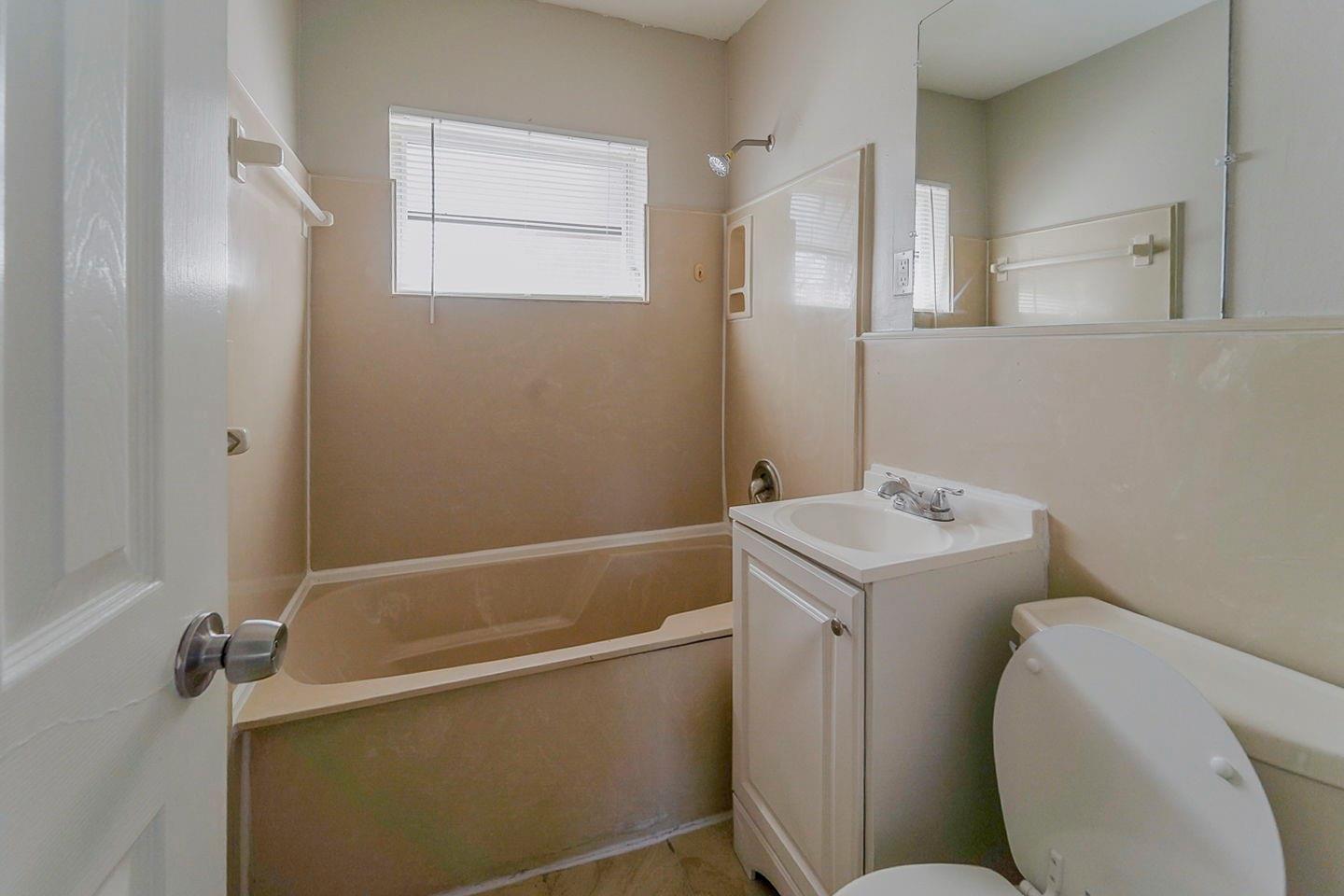 1345 Sw 22nd Ter Property Photo 21