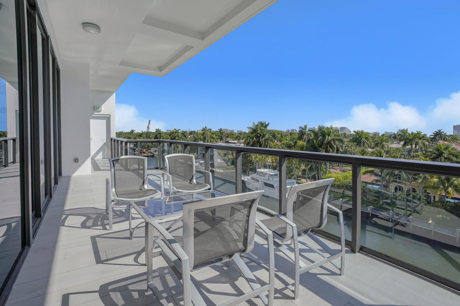 20 Isle Of Venice Dr Ph-1 Property Photo 4