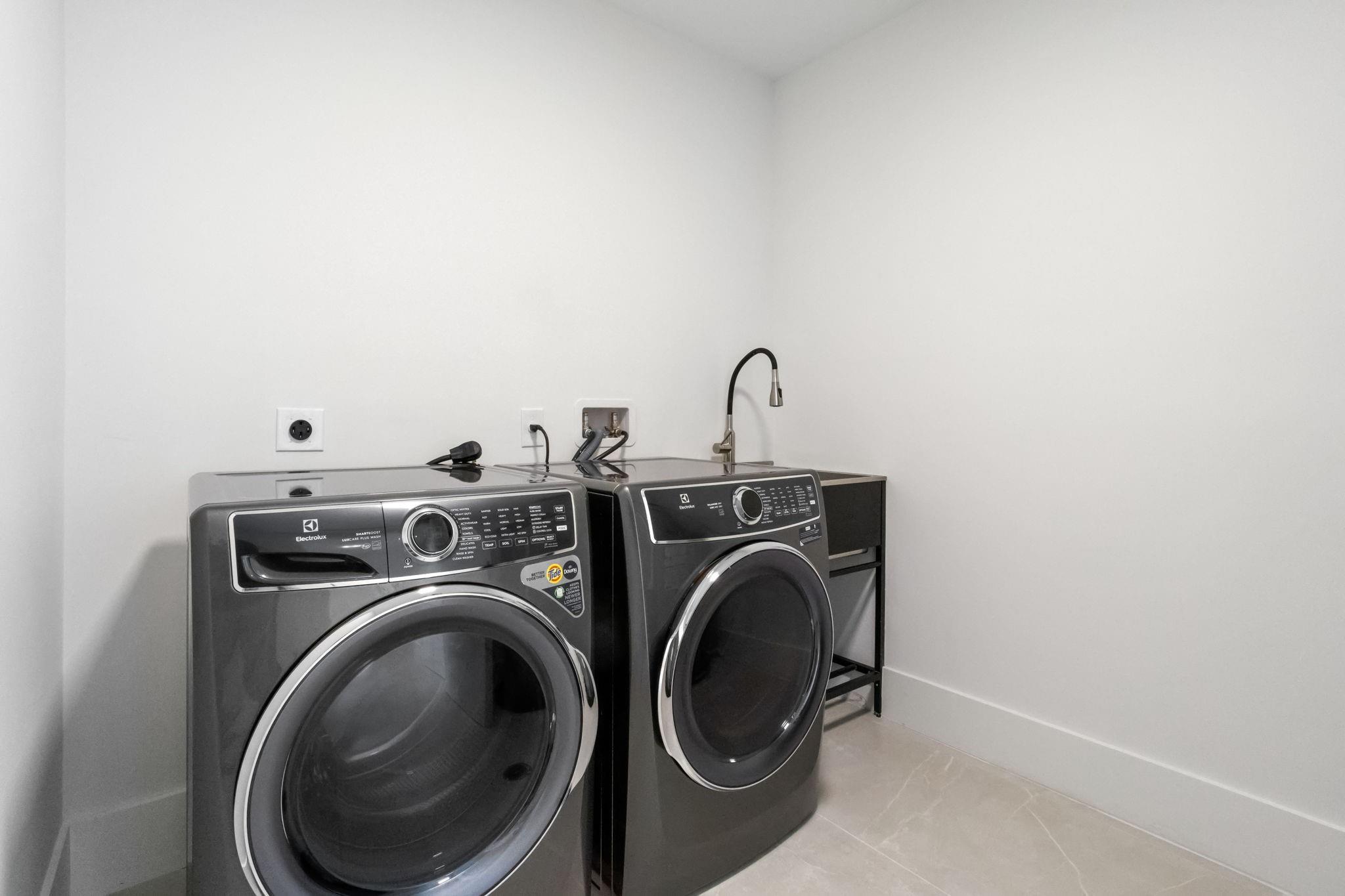 160 Isle Of Venice Dr 203 Property Photo 30