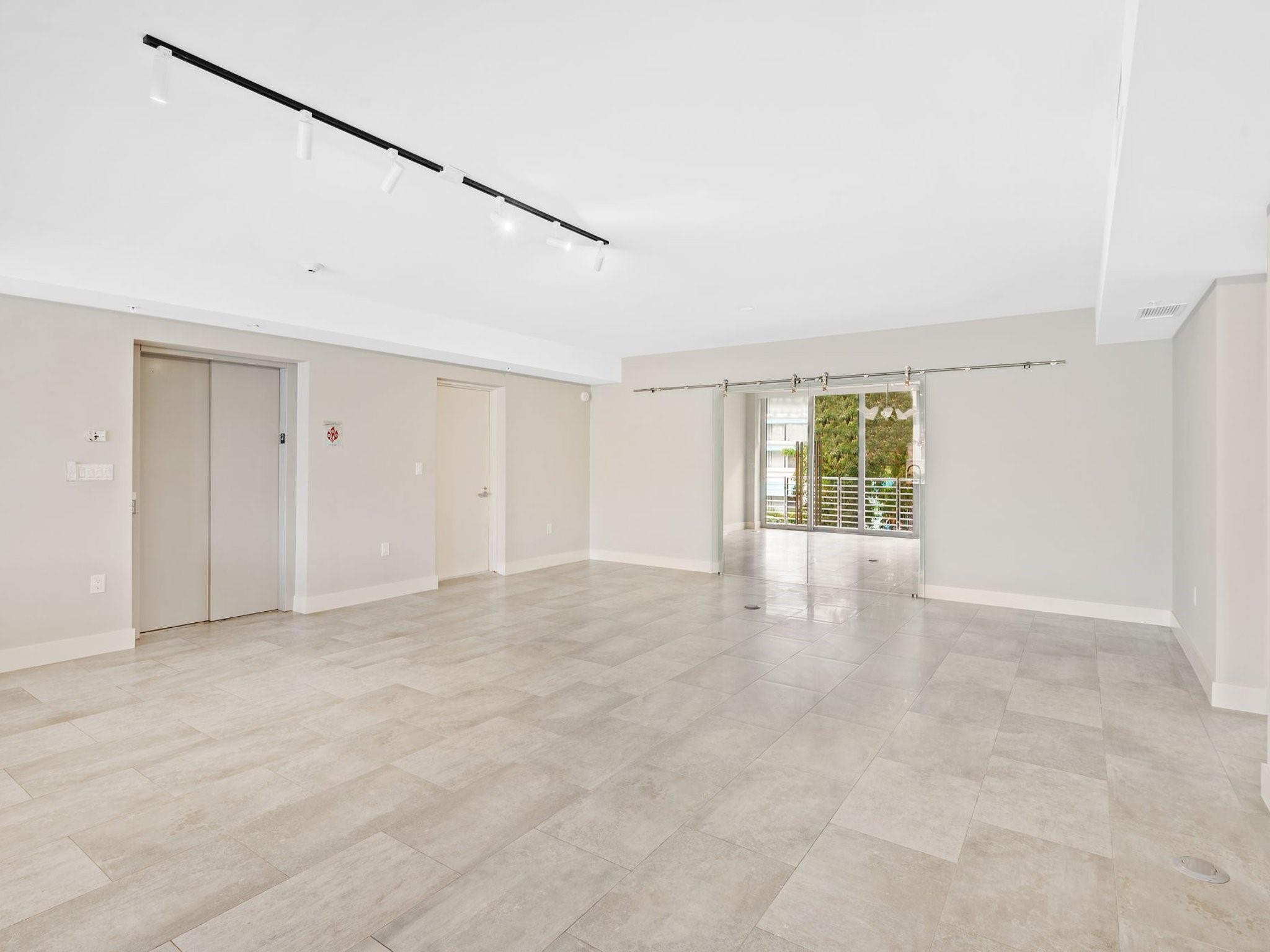 133 Isle Of Venice 201 Property Photo 10