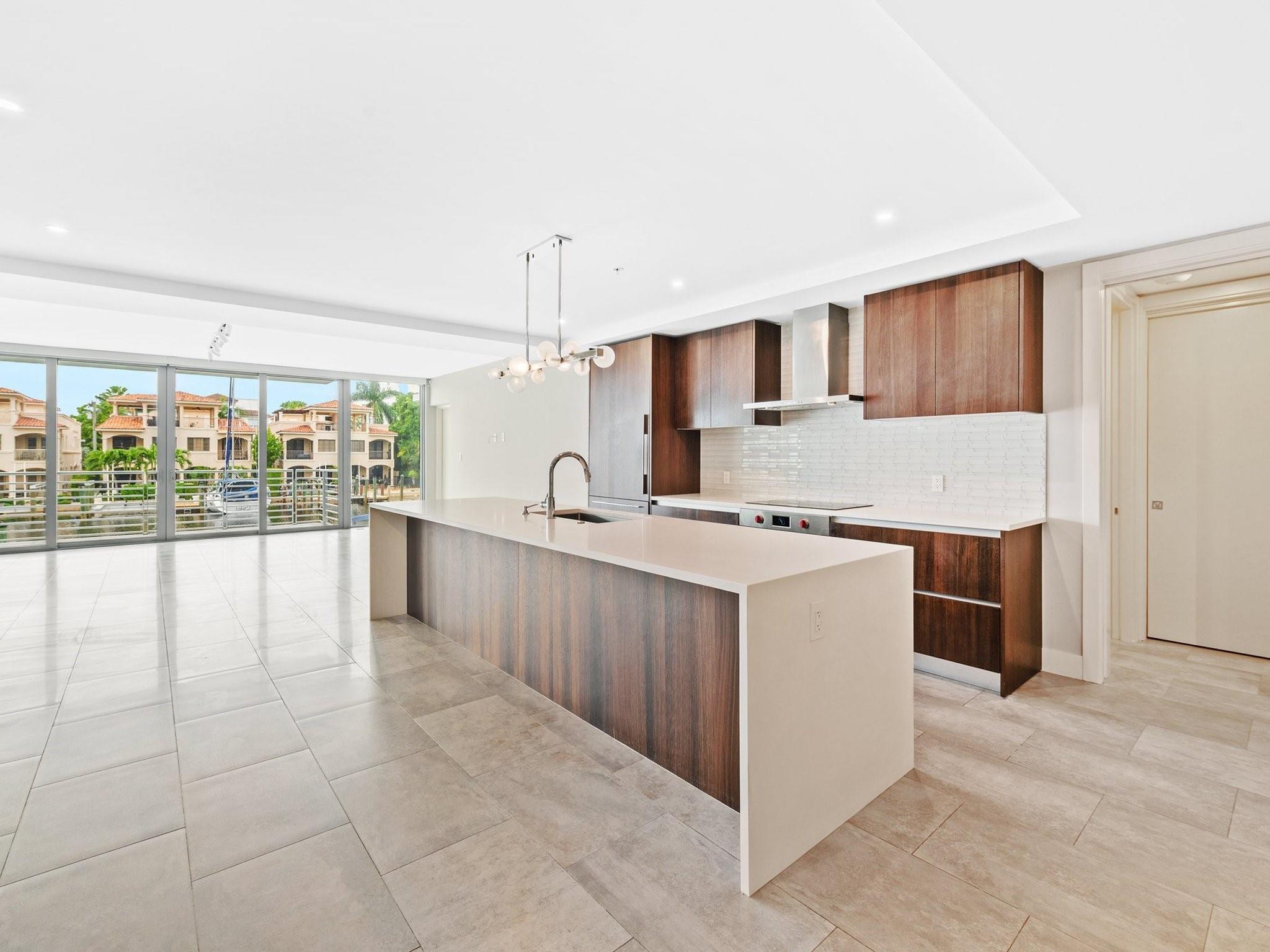 133 Isle Of Venice 201 Property Photo 11
