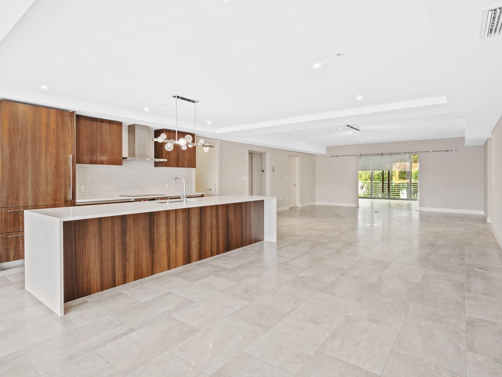 133 Isle Of Venice 201 Property Photo 12
