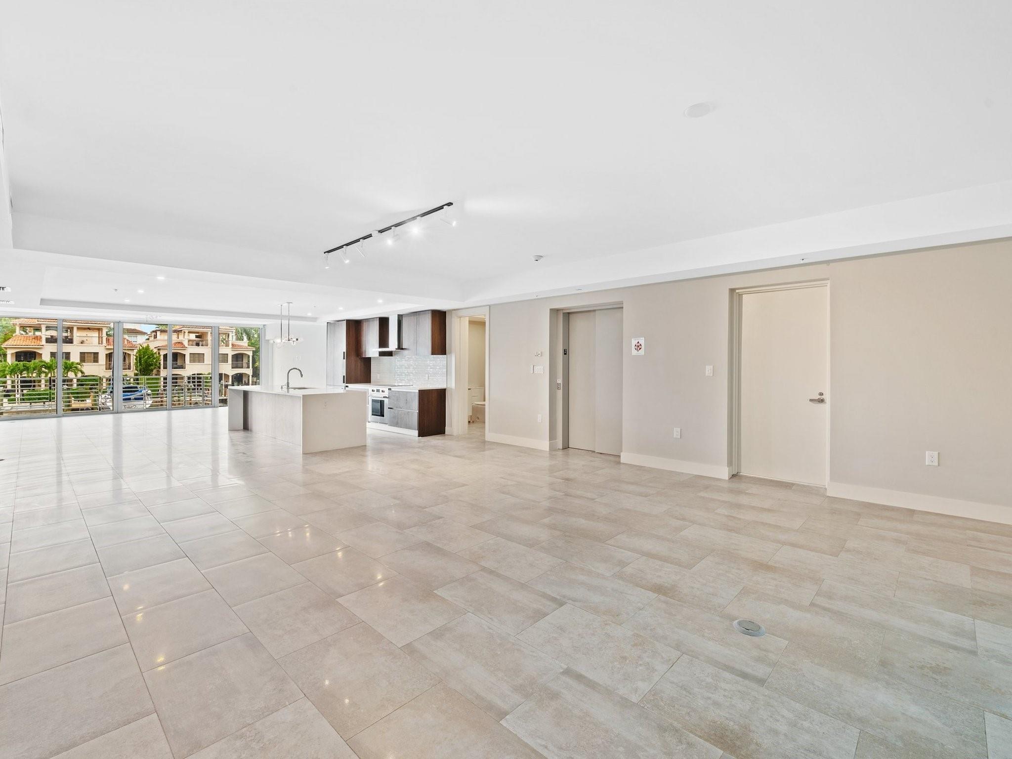 133 Isle Of Venice 201 Property Photo 16