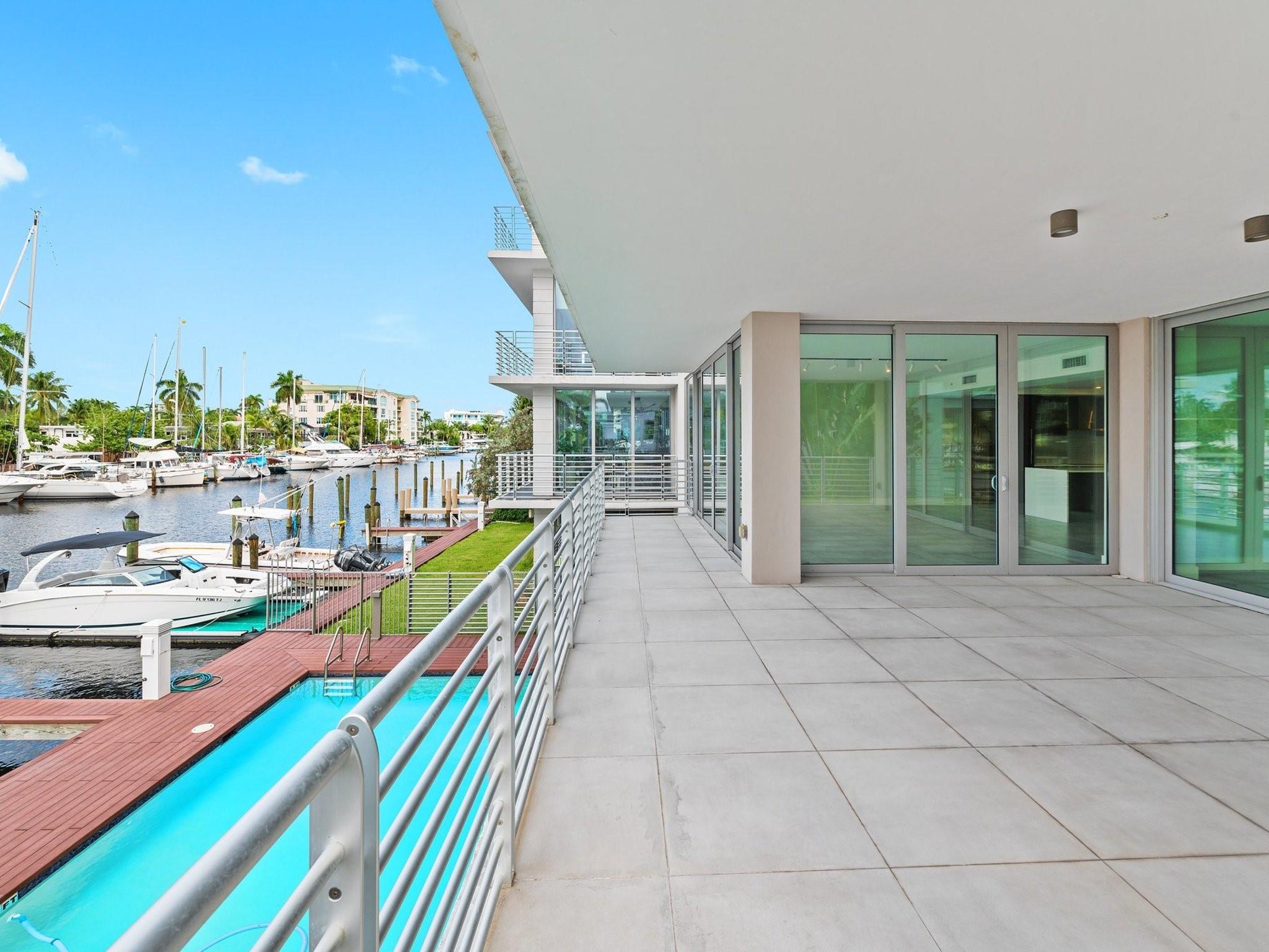 133 Isle Of Venice 201 Property Photo 27