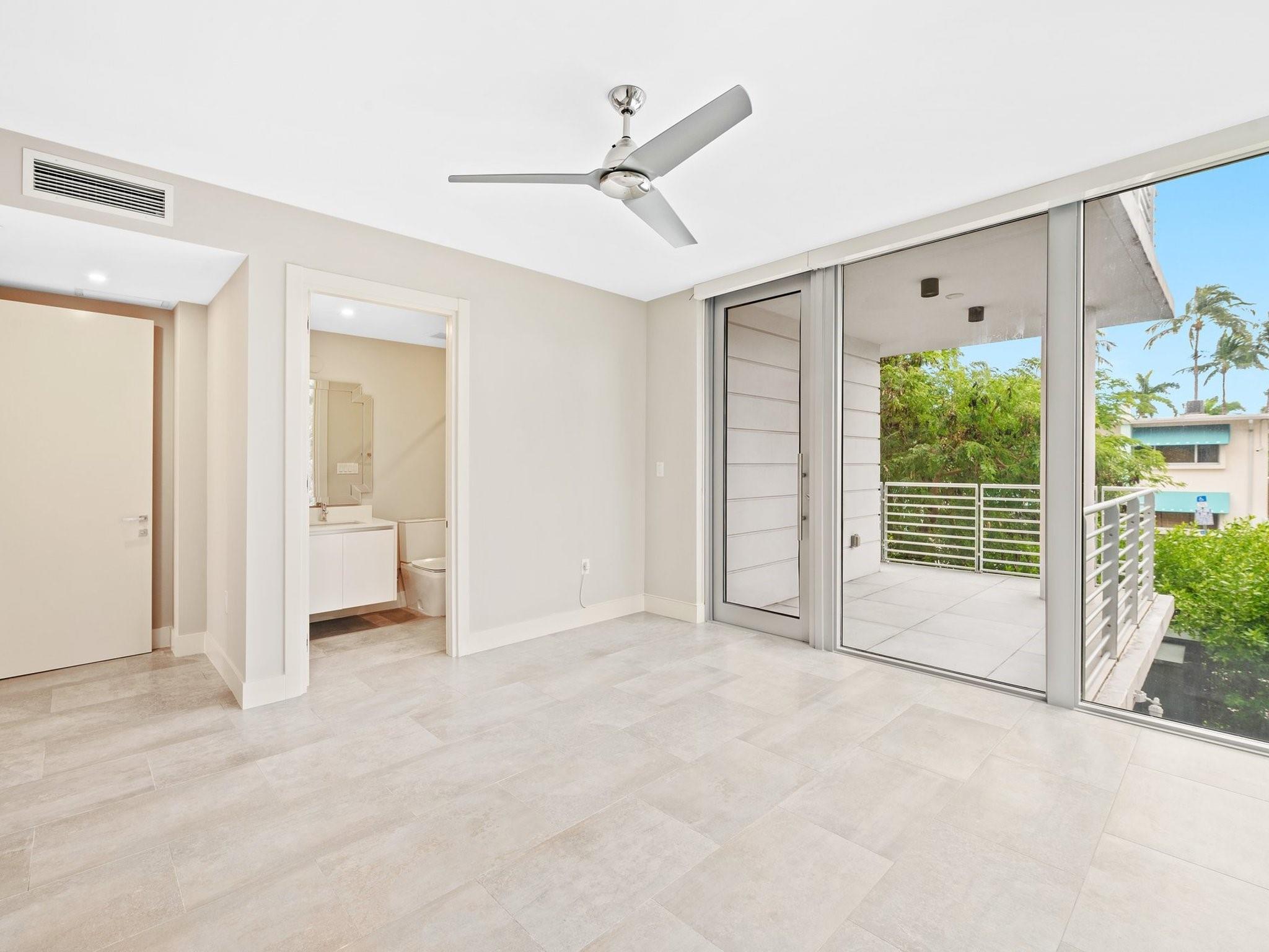 133 Isle Of Venice 201 Property Photo 37