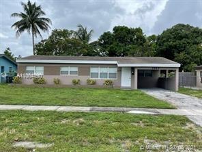 1067 Iroquis Ave Property Photo 1