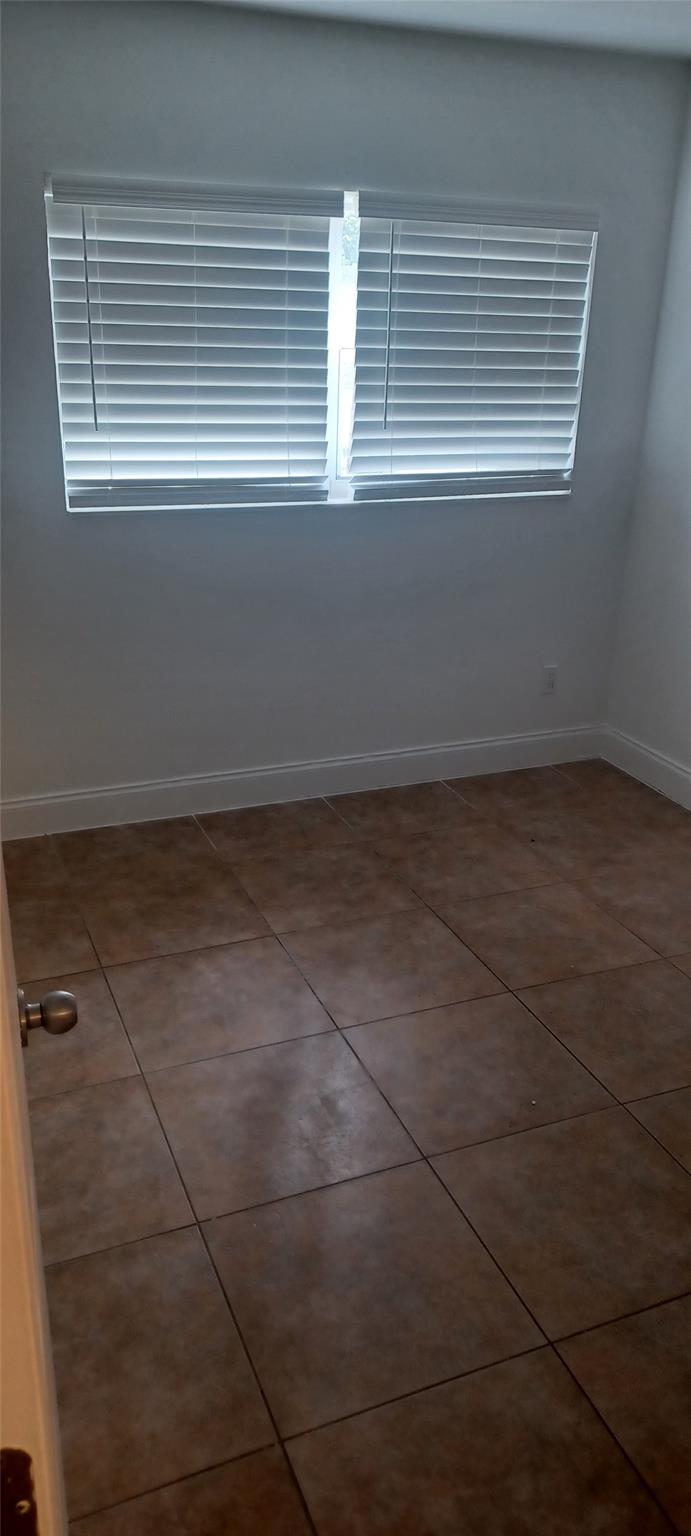 1067 Iroquis Ave Property Photo 15