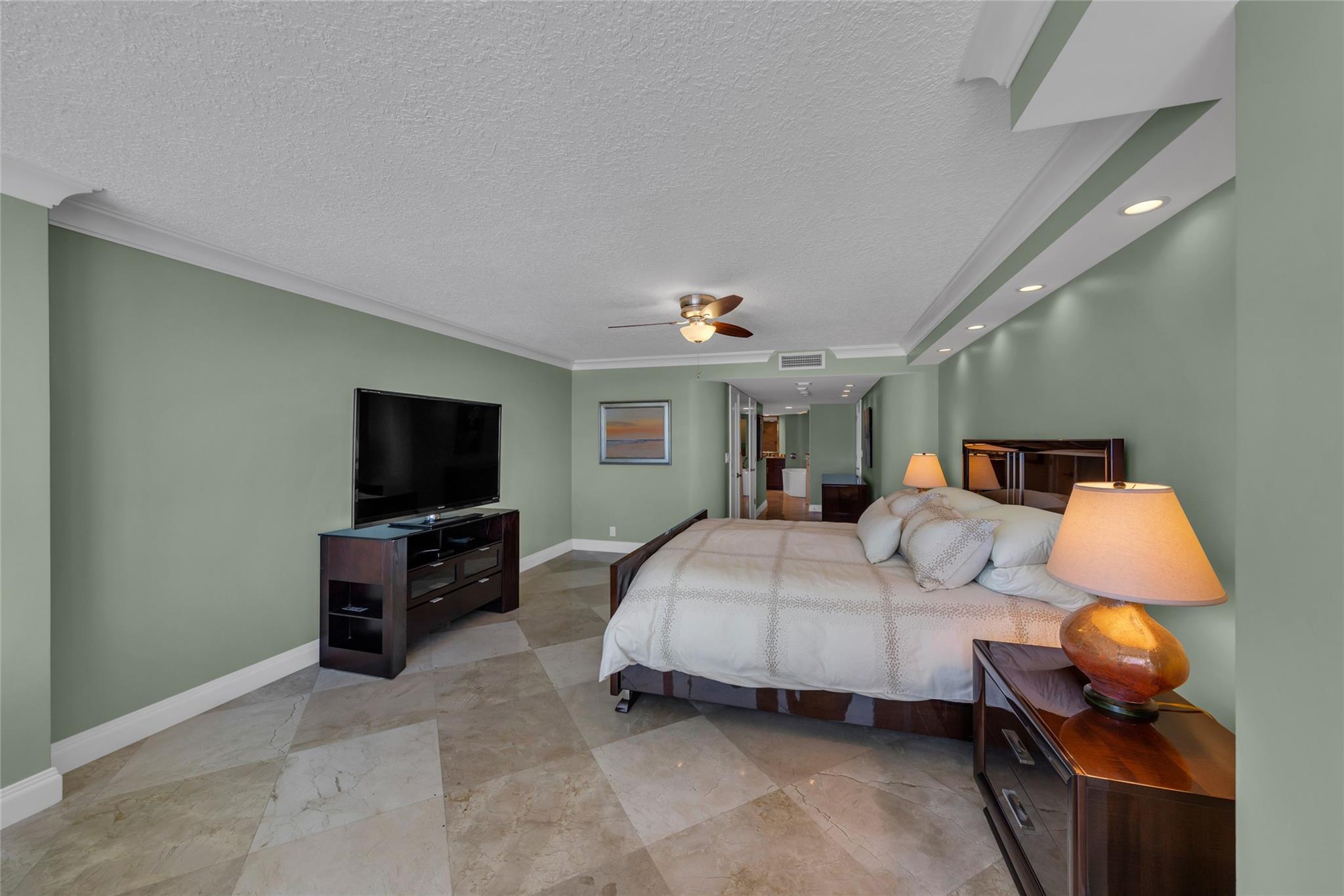 2200 S Ocean Ln 2805 Property Photo 57