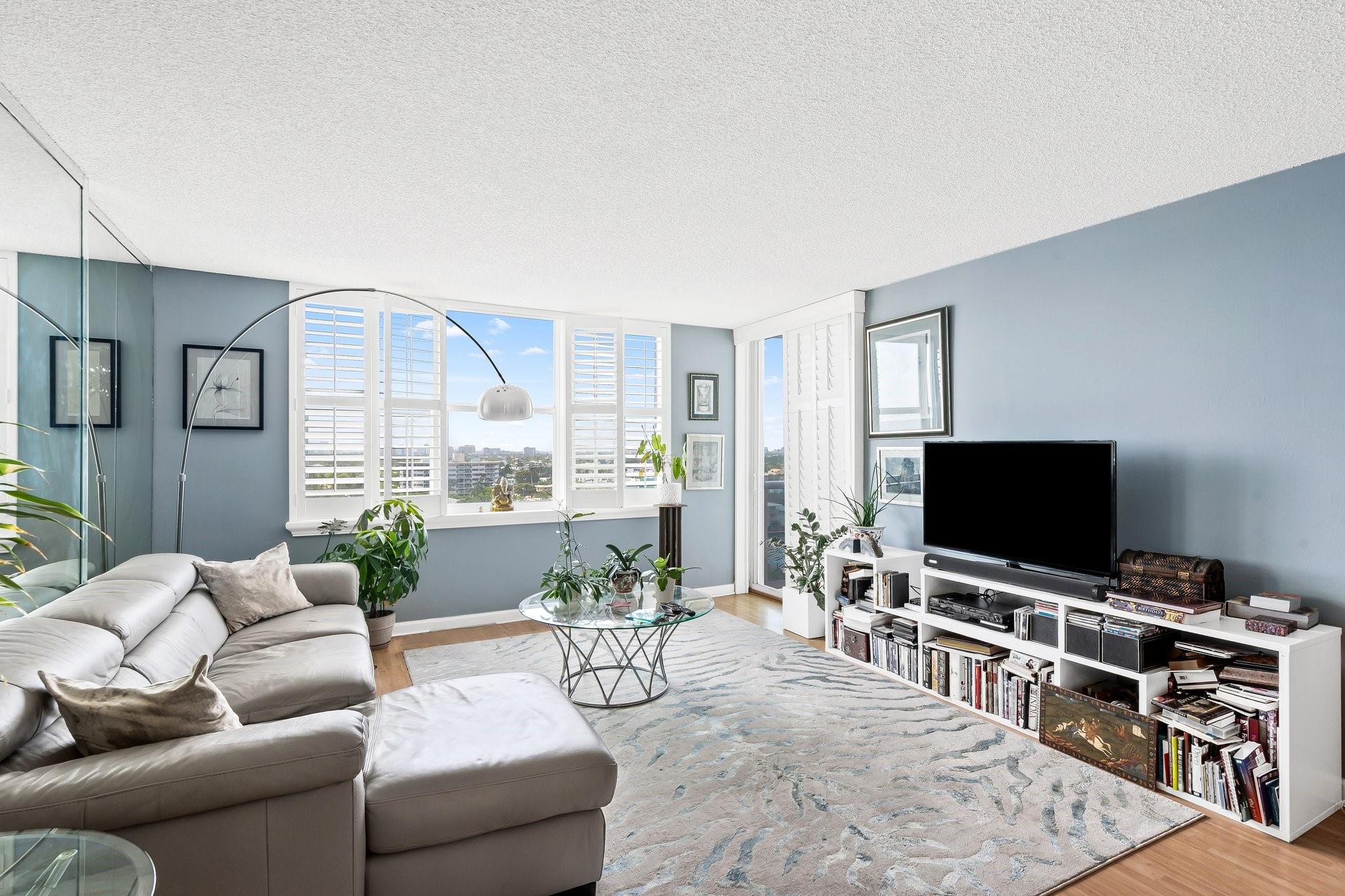 3015 N Ocean Blvd 10K Property Photo 1