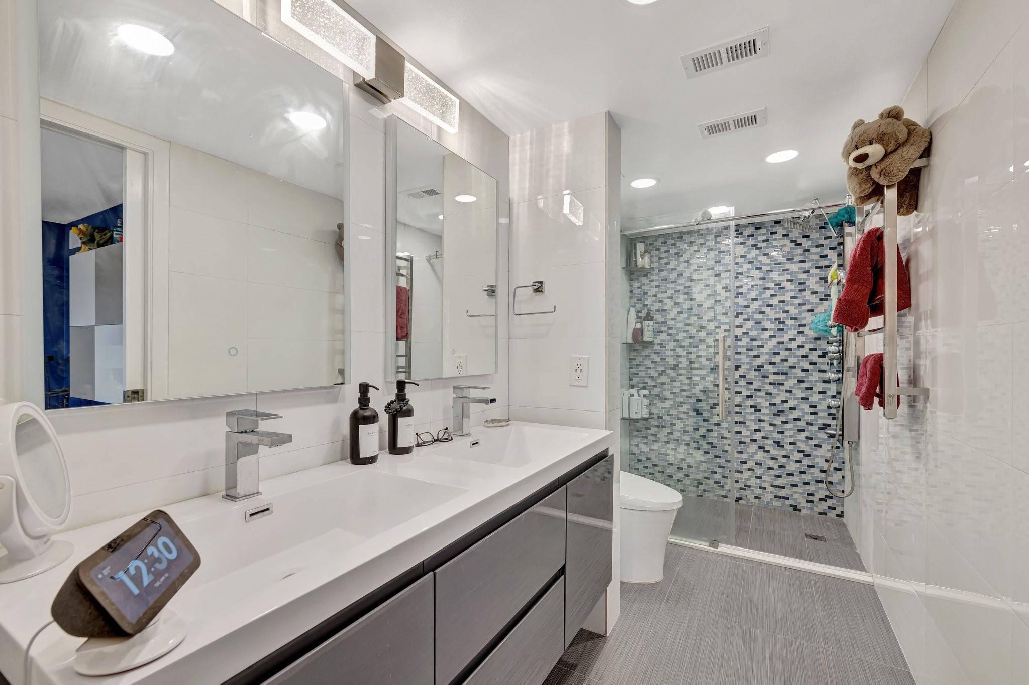 4970 E Sabal Palm Blvd 203 Property Photo 15