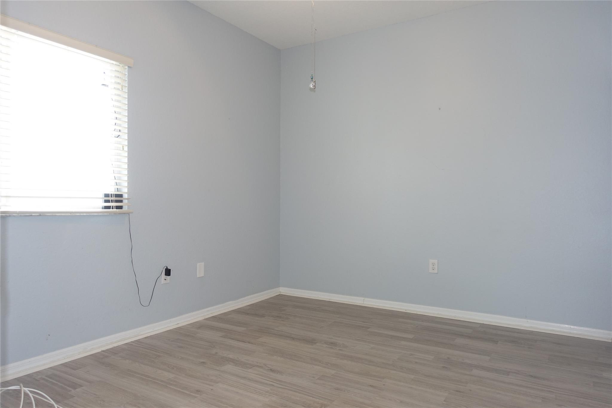 7755 Yardley Dr 404 Property Photo 29