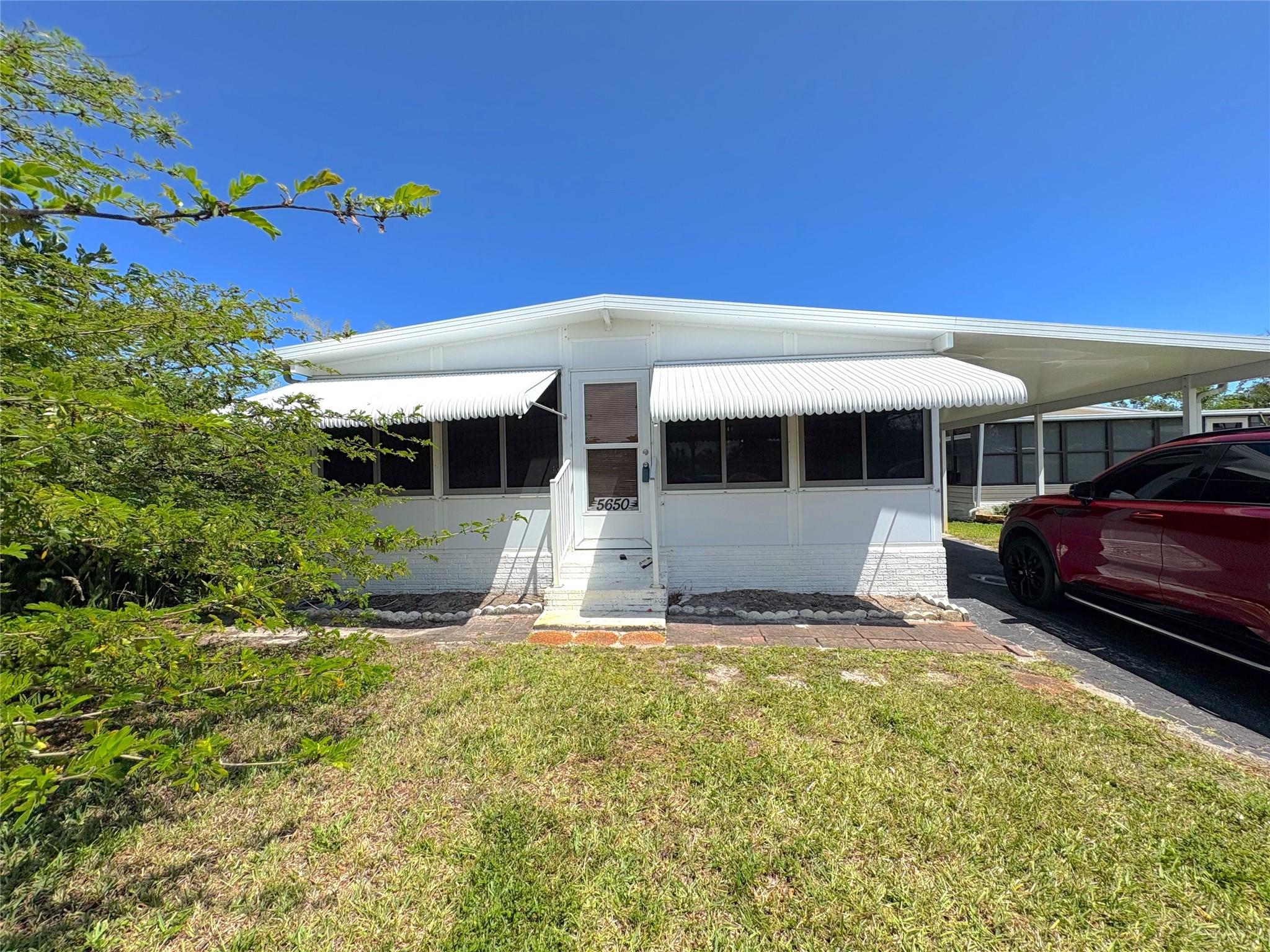 5650 Sw Cypress Dr Property Photo 1