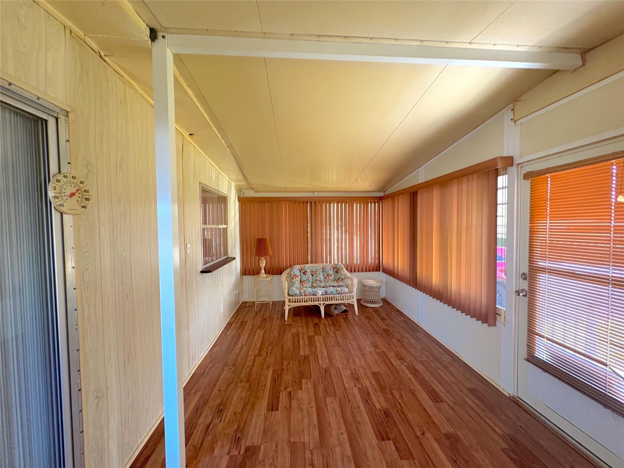 5650 Sw Cypress Dr Property Photo 3
