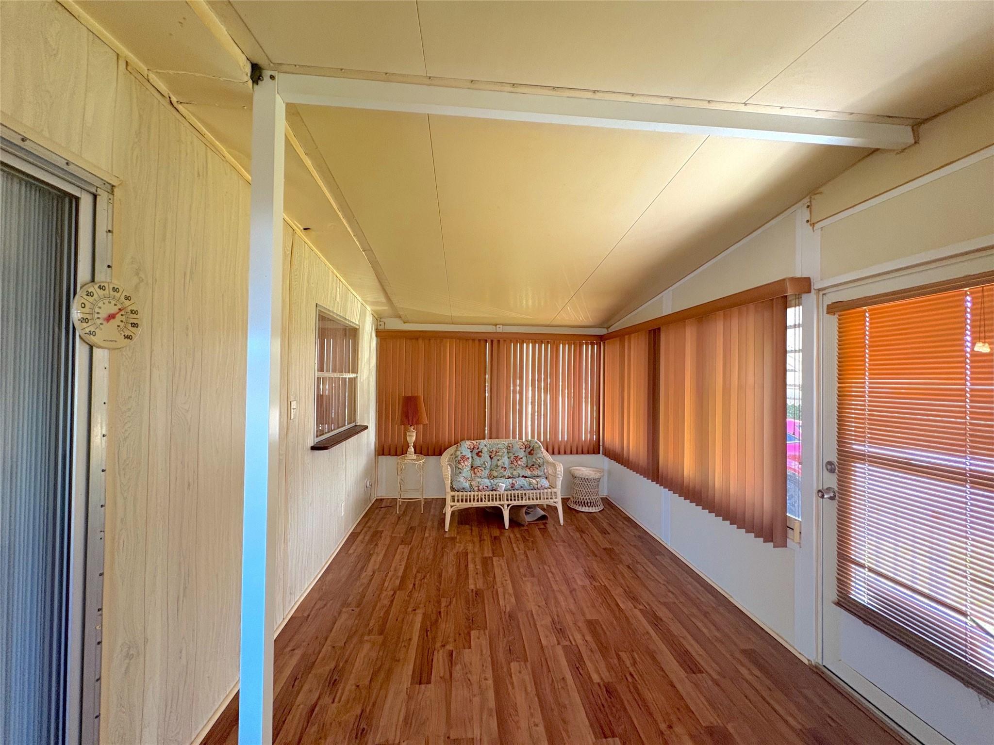5650 Sw Cypress Dr Property Photo 4