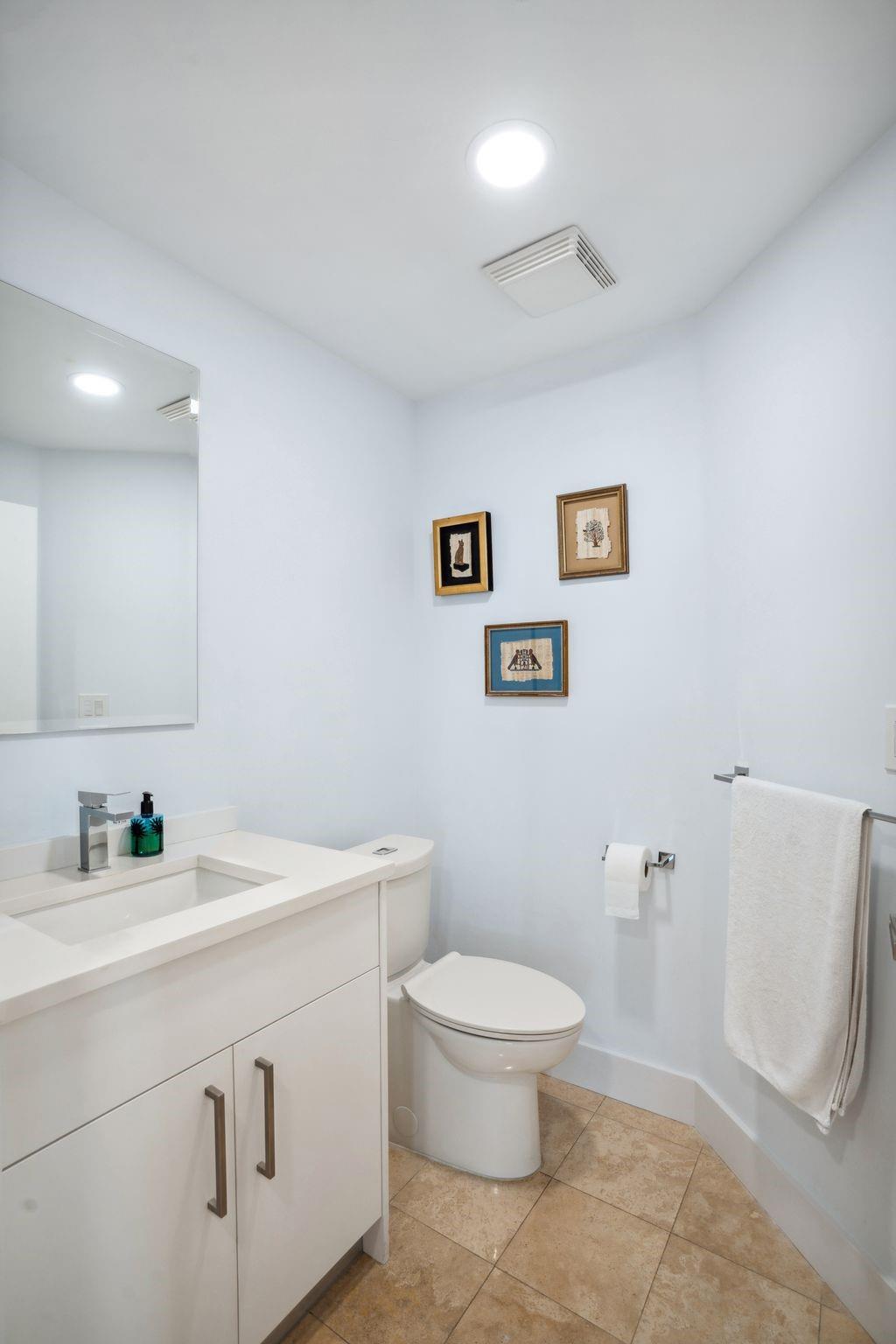 100 S Birch Rd 1001 Property Photo 33
