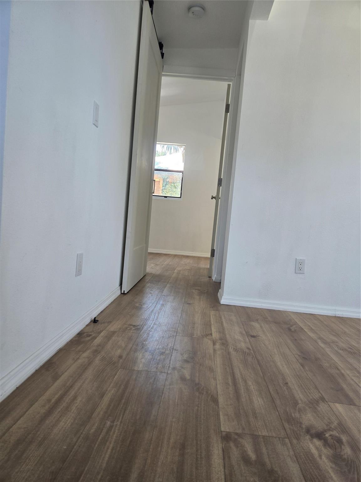 1712 38th Ln Property Photo 5