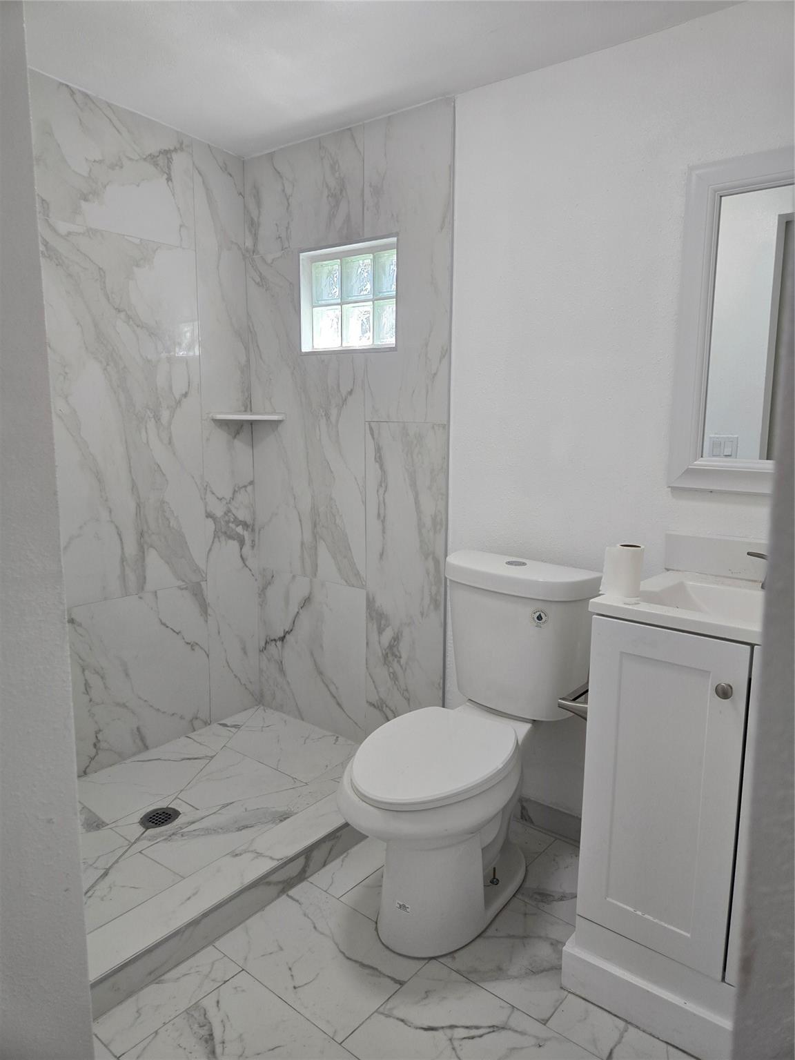 1712 38th Ln Property Photo 6