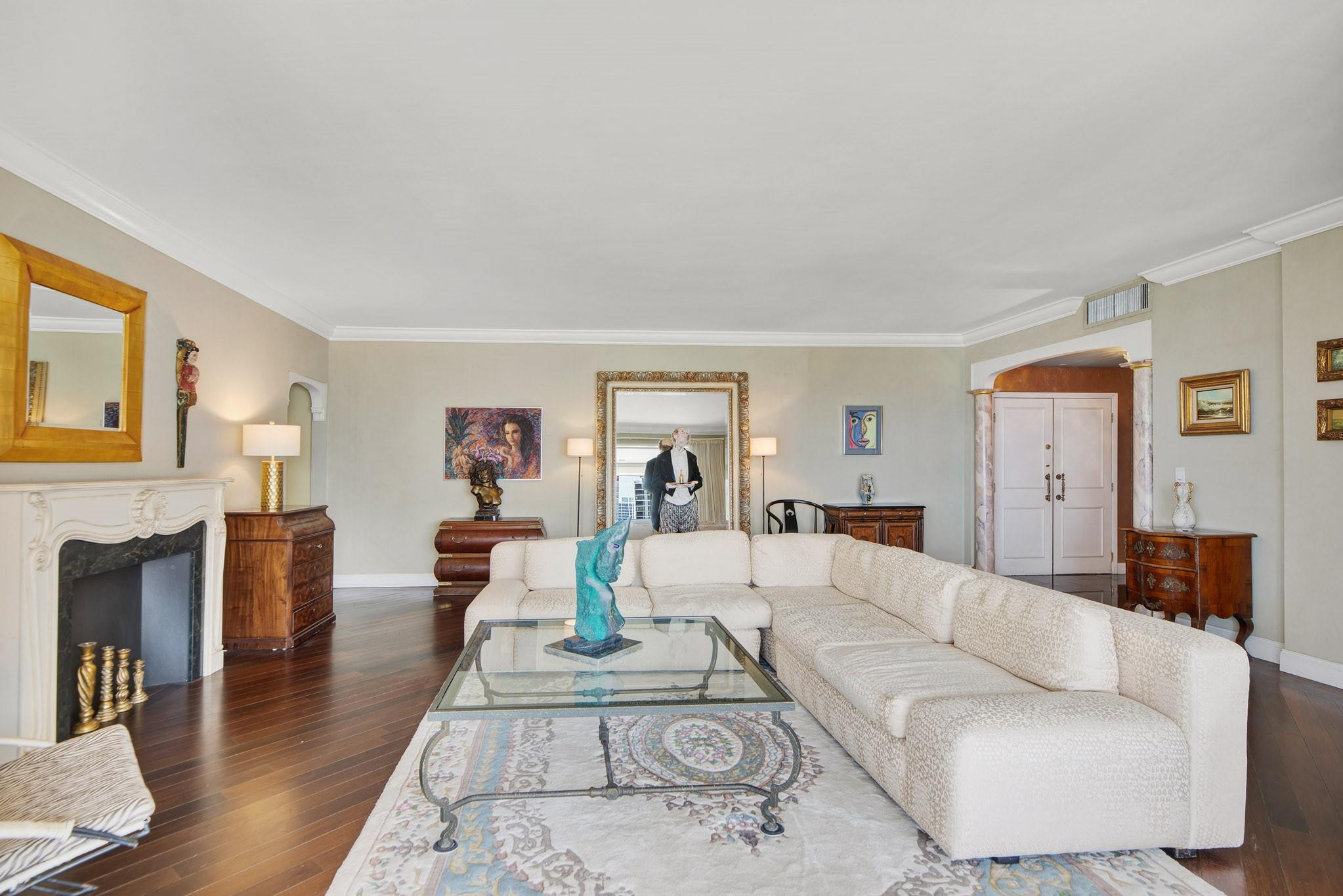 1 Las Olas Circle Ph3 Property Photo 2