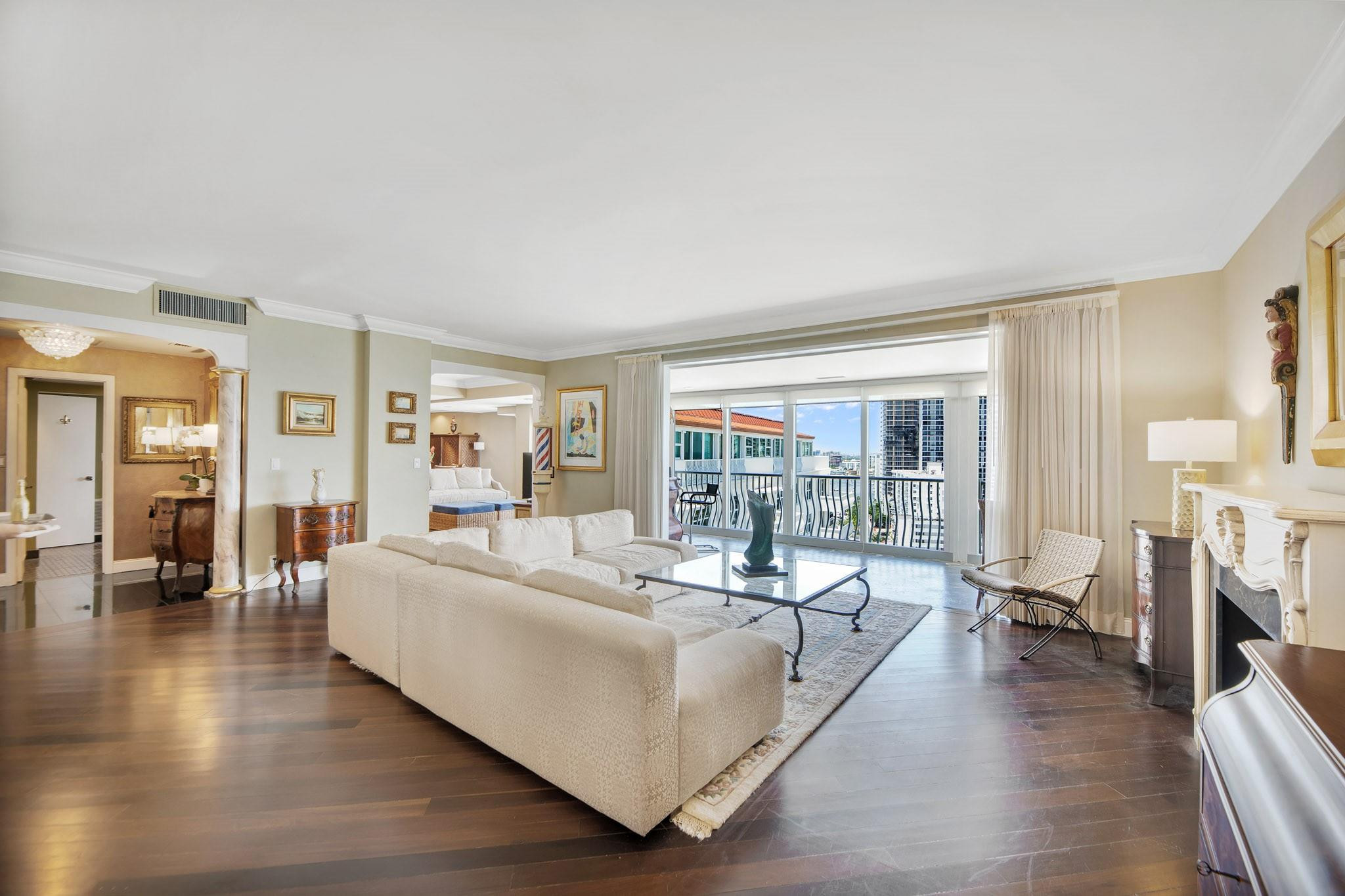 1 Las Olas Circle Ph3 Property Photo 5