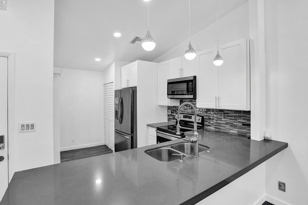 4497 Treasure Cove Dr Property Photo 4