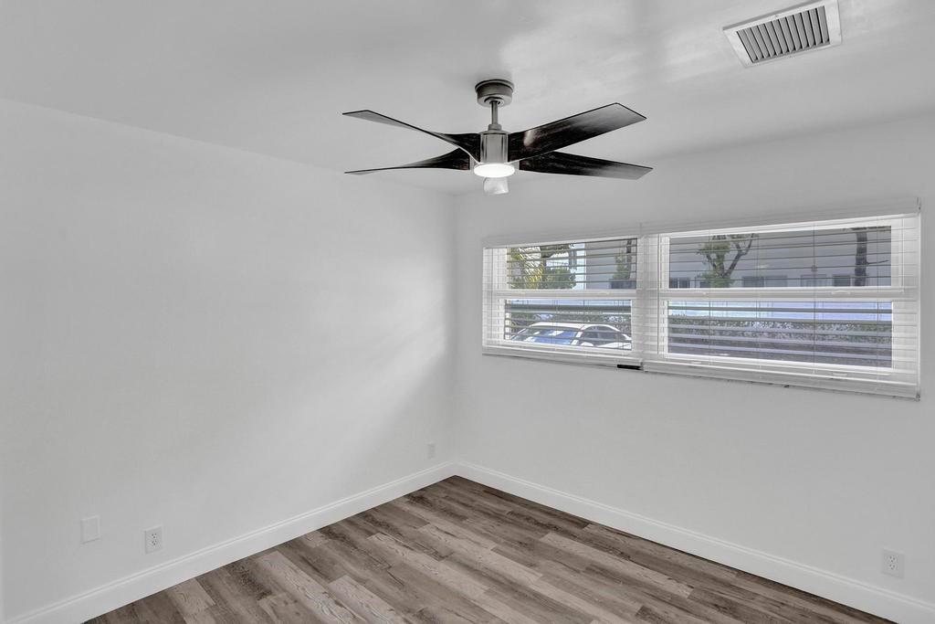 4497 Treasure Cove Dr Property Photo 16