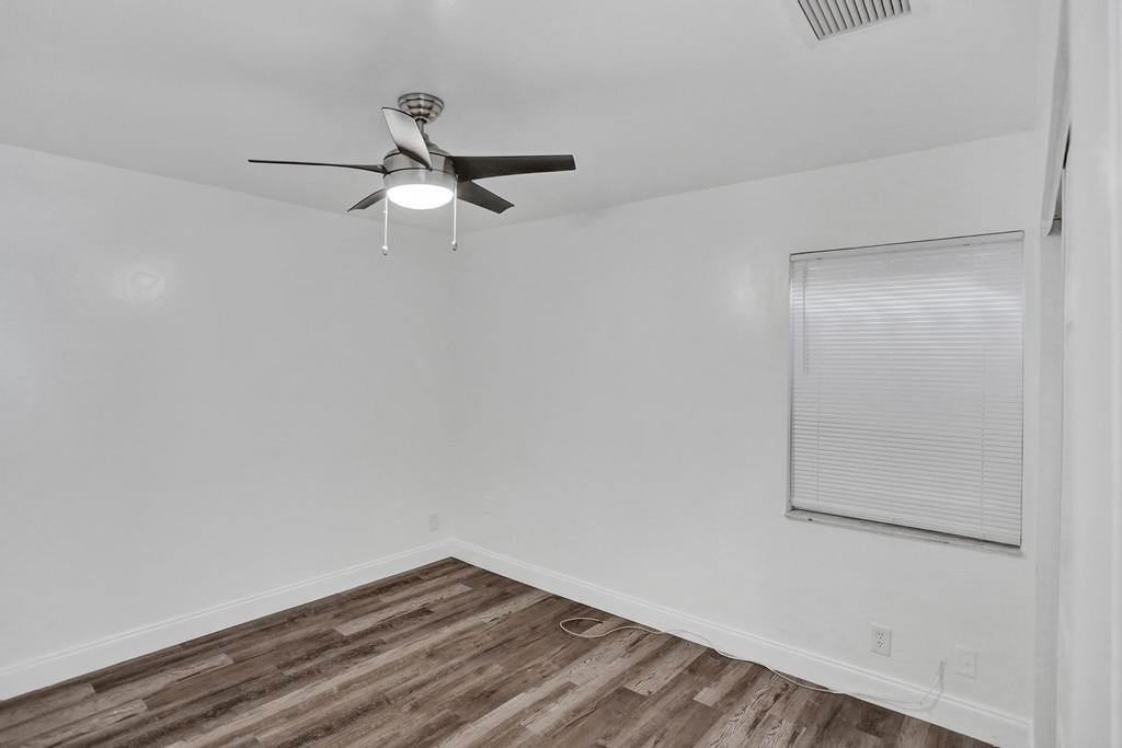 4497 Treasure Cove Dr Property Photo 19