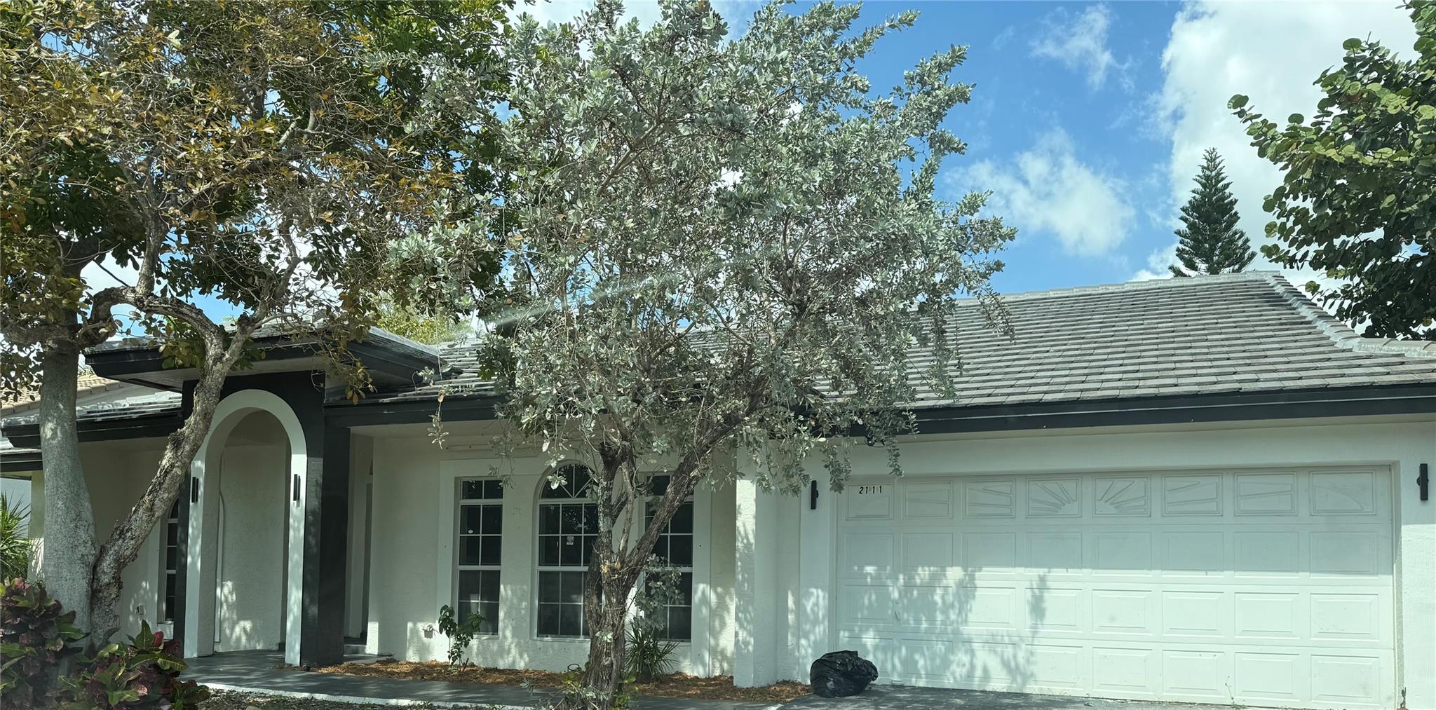 2111 NW 76th Ave Property Photo 1