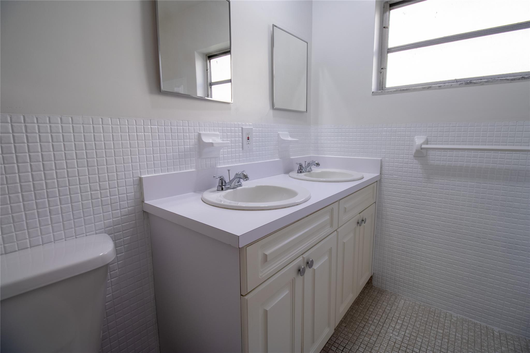 1417 Sw 2 Street 3 Property Photo 12