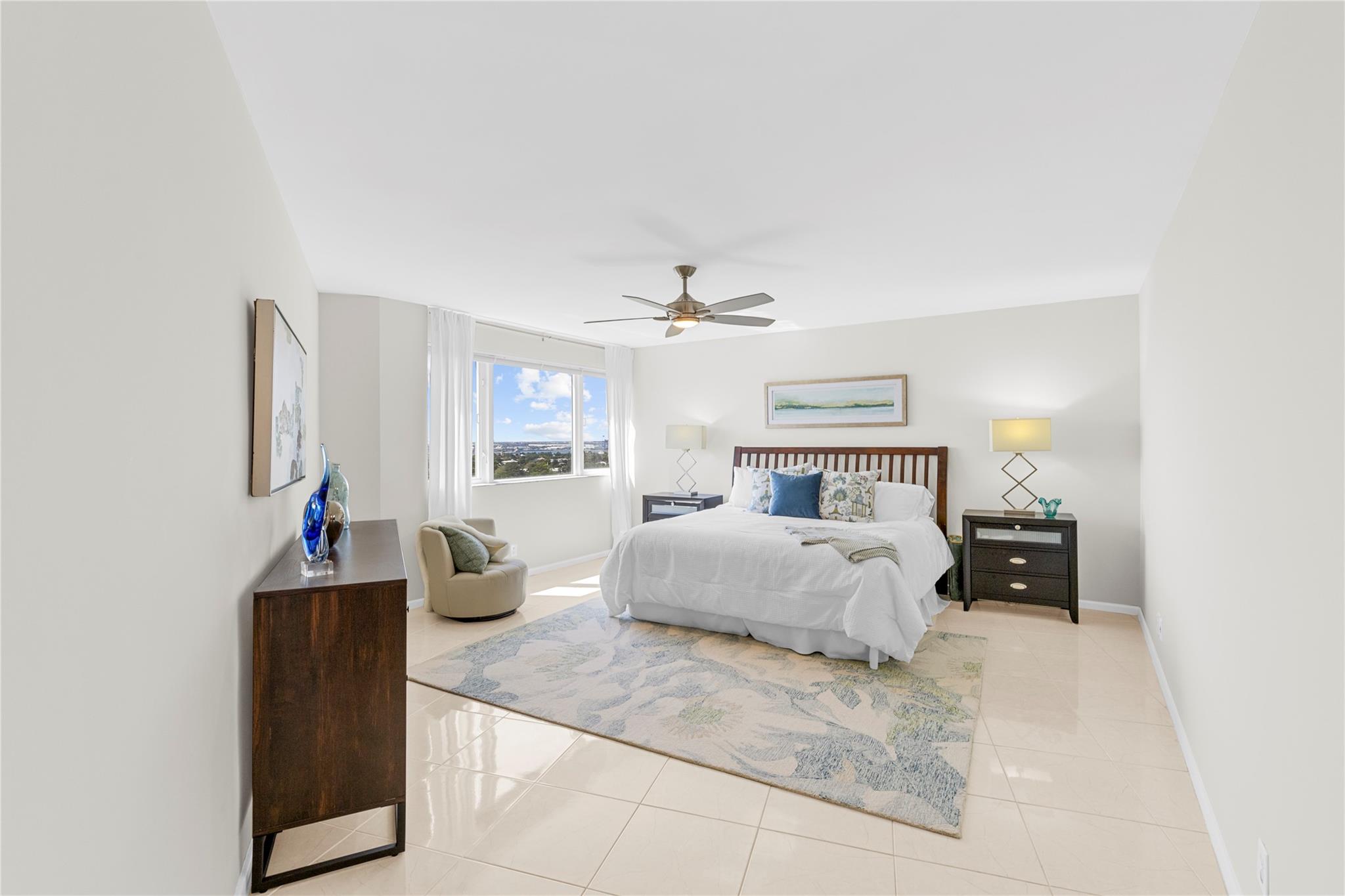 3000 Holiday Dr 1803 Property Photo 55