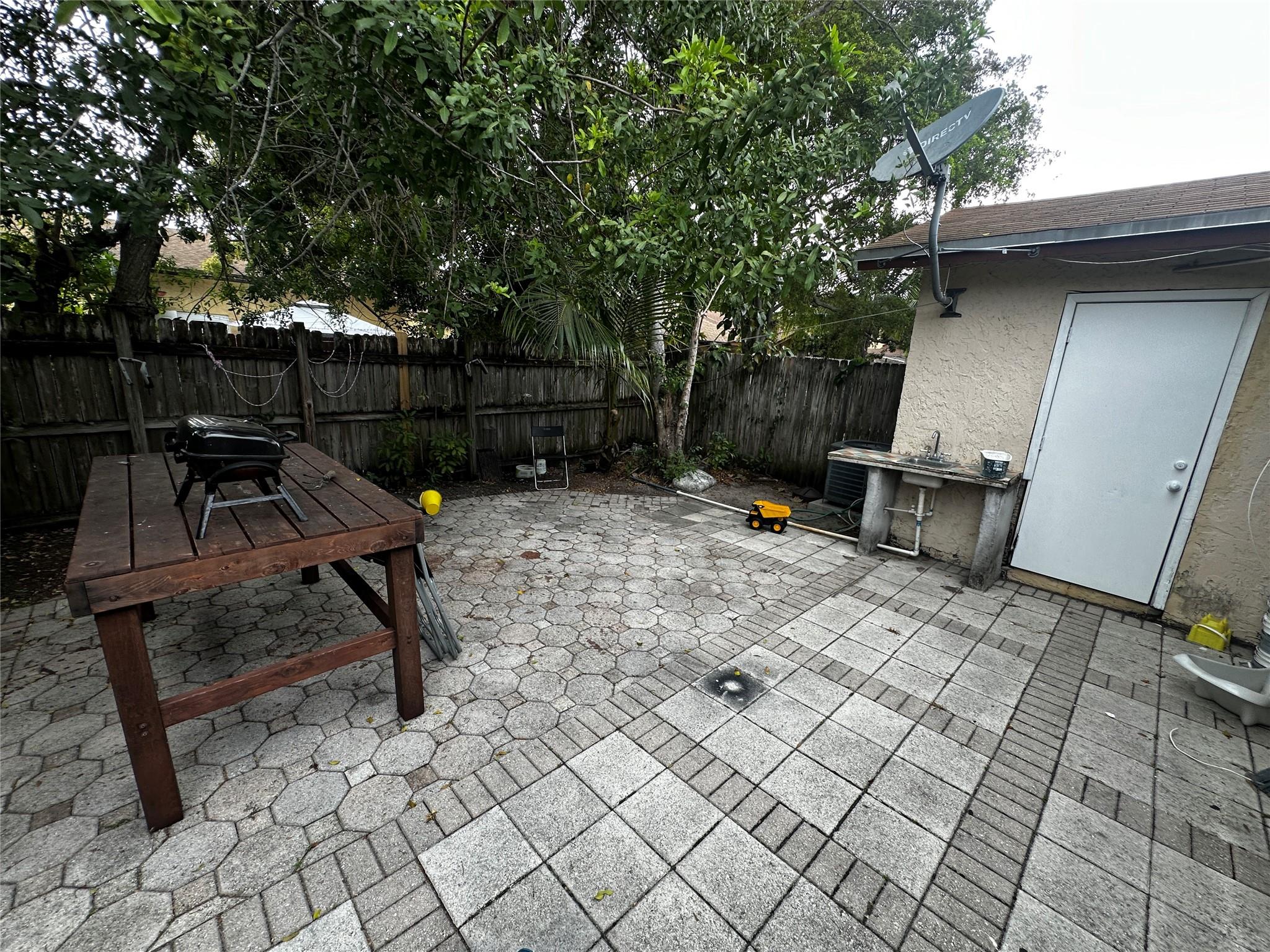4323 Nw 3rd Te 4323 Property Photo 13