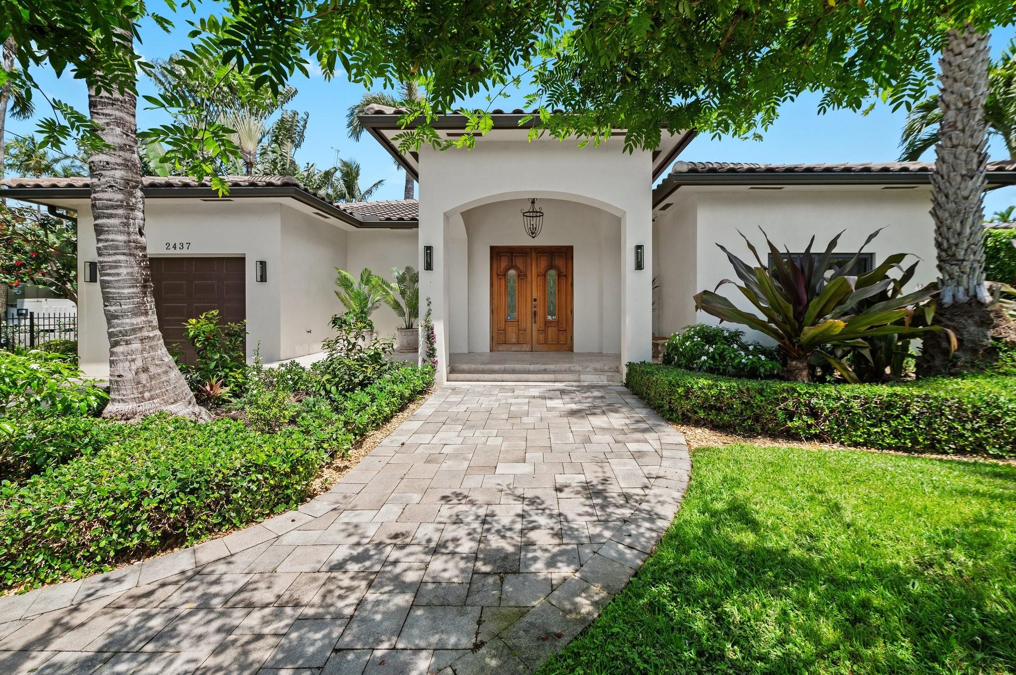 2437 Castilla Isle Property Photo 1