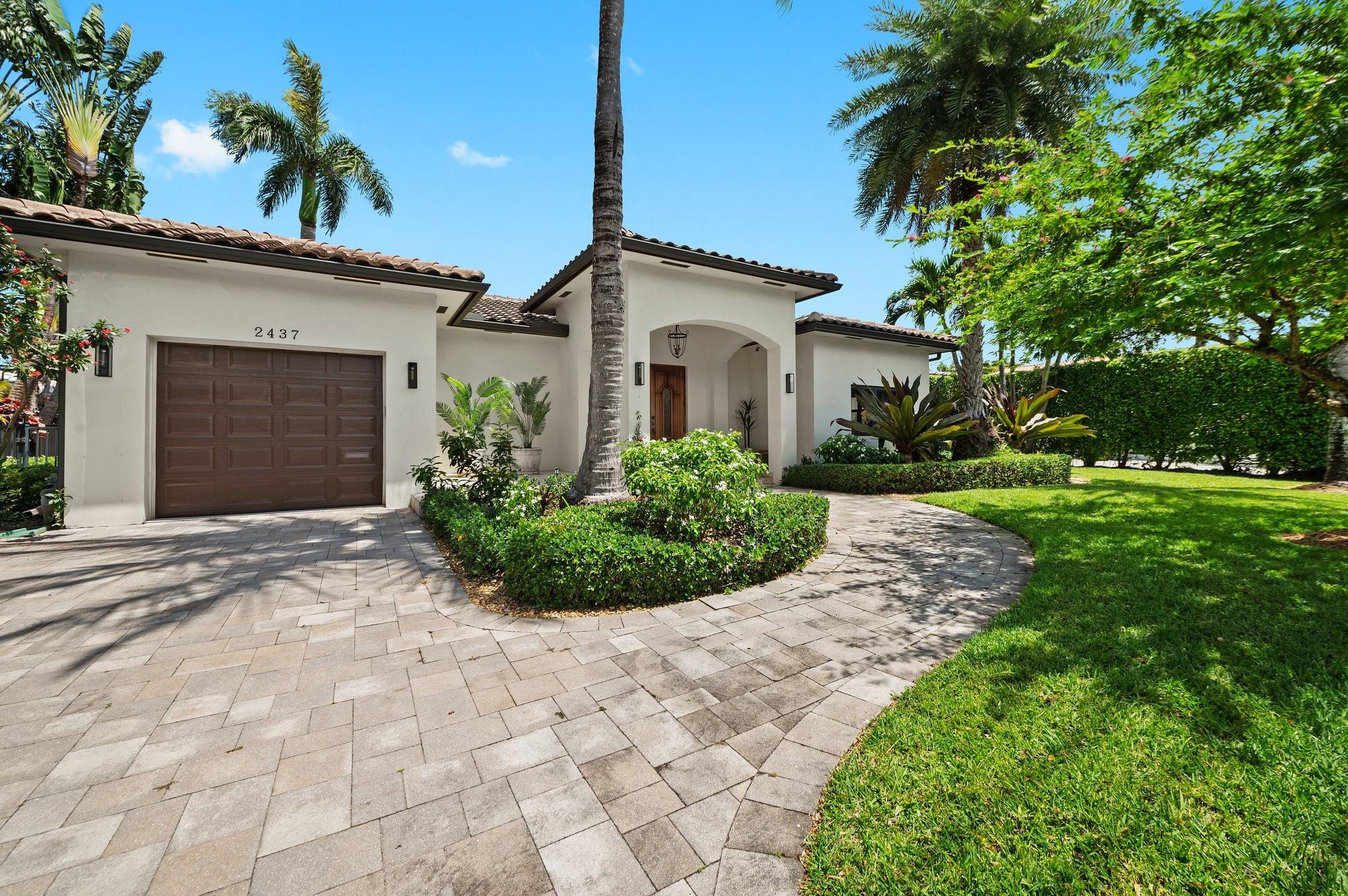 2437 Castilla Isle Property Photo 3