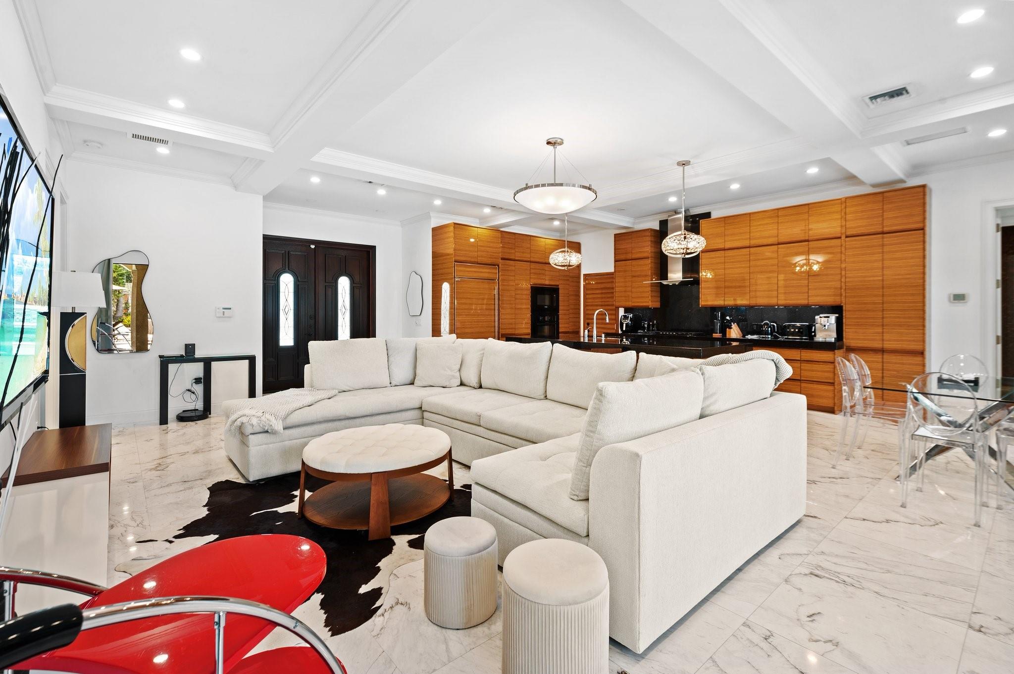 2437 Castilla Isle Property Photo 13