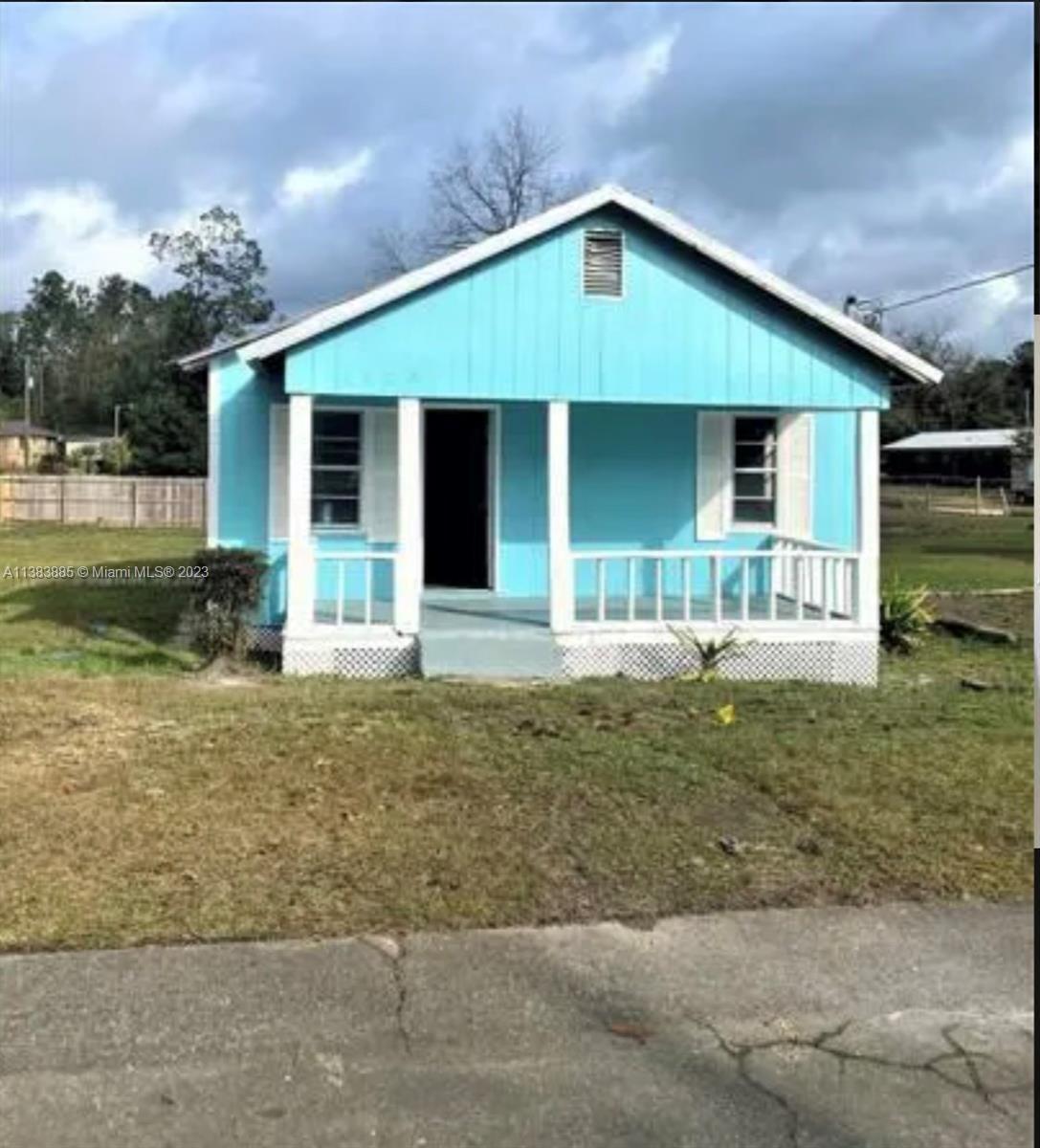 4138 Herring Ave Property Photo 1