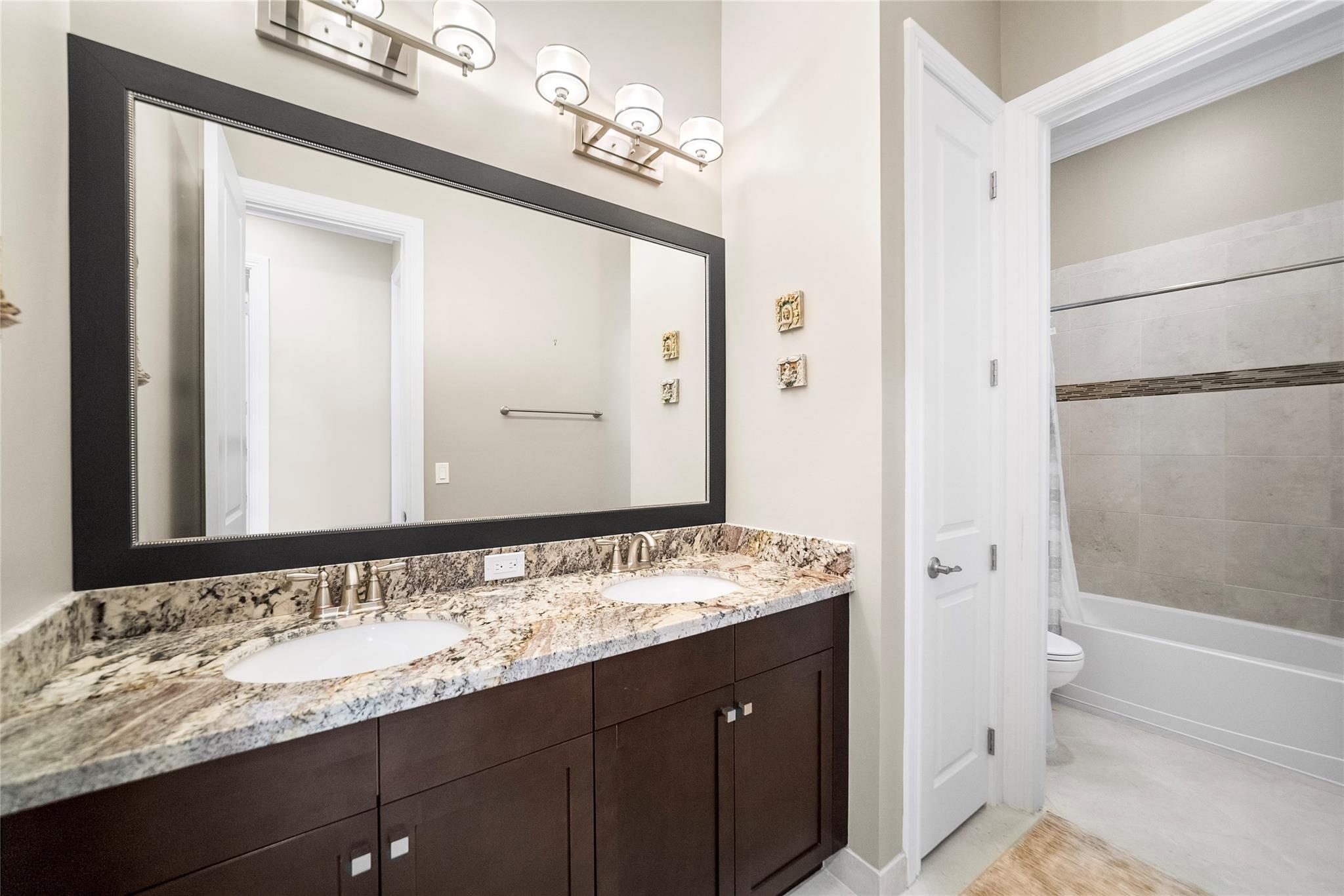 8825 Watercrest Cir E. Property Photo 27