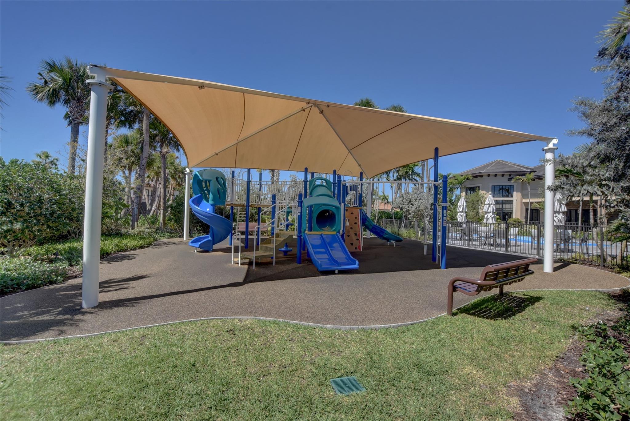 8825 Watercrest Cir E. Property Photo 78