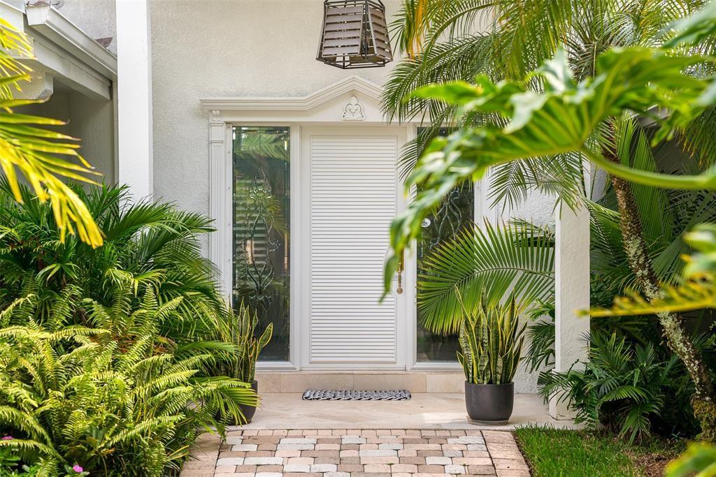 416 Isle Of Capri Dr Property Photo 2