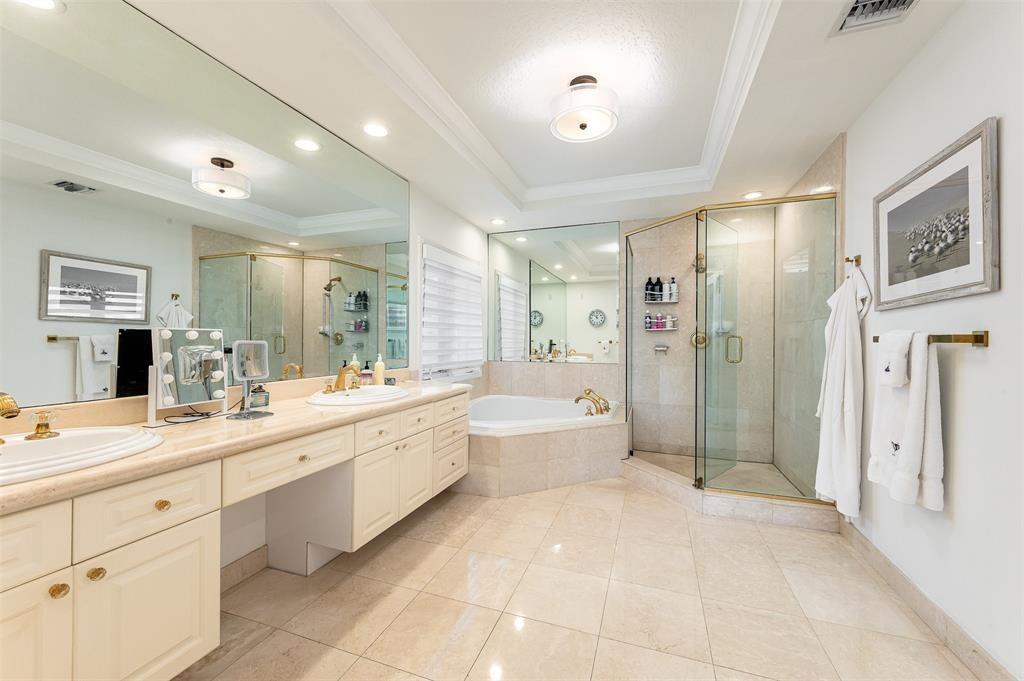 416 Isle Of Capri Dr Property Photo 9