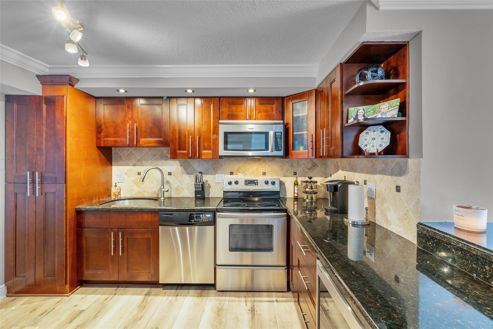 2100 S Ocean Ln 604 Property Photo 19