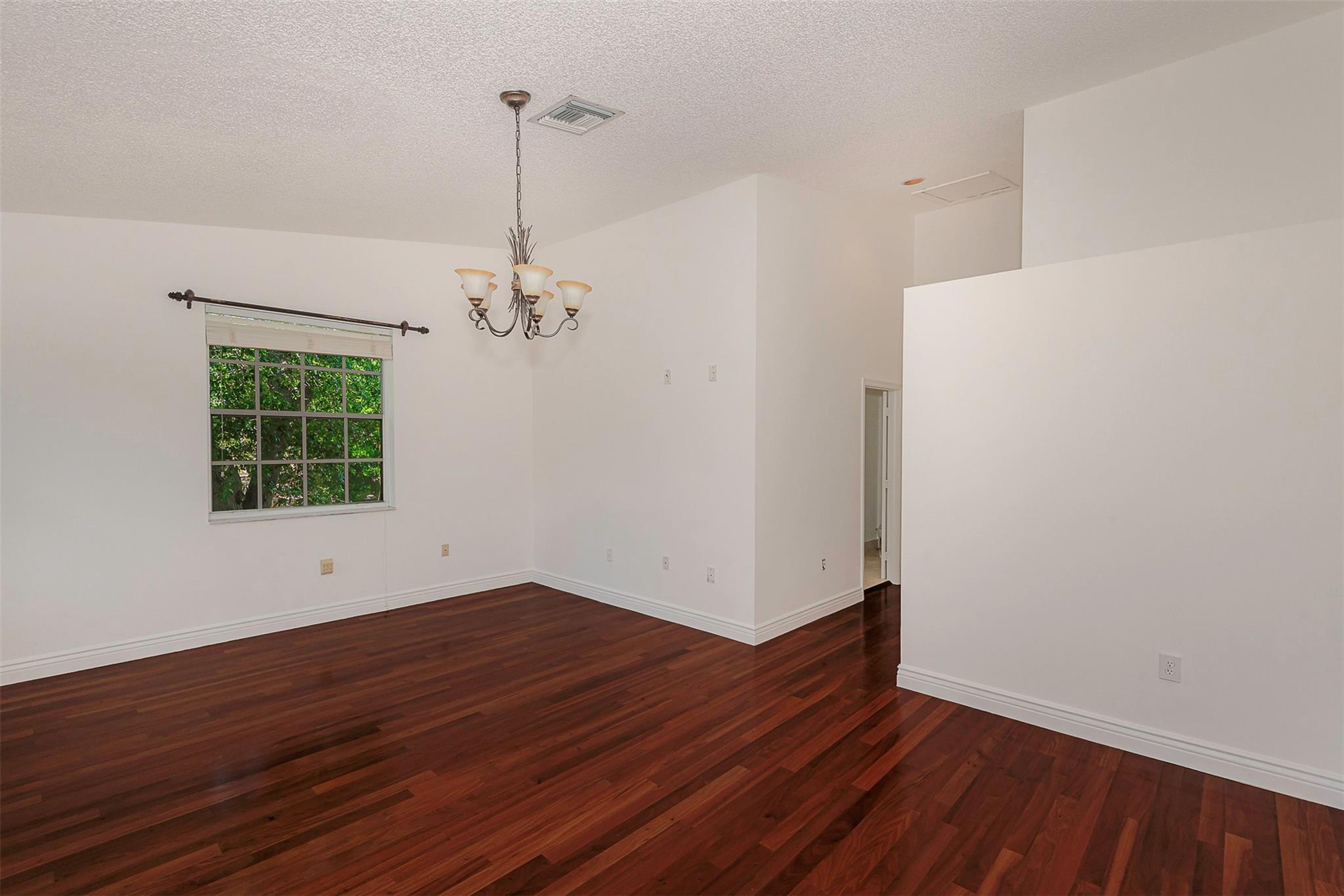 537 Ne 17th Way Property Photo 25