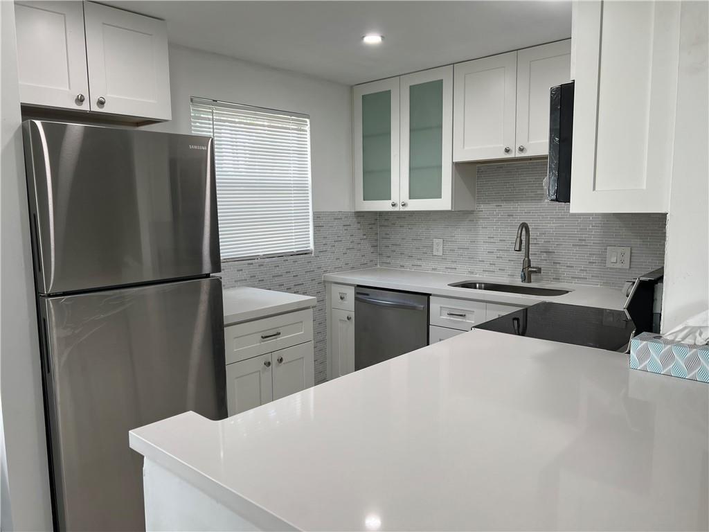 321 Newport V 321 Property Photo 1