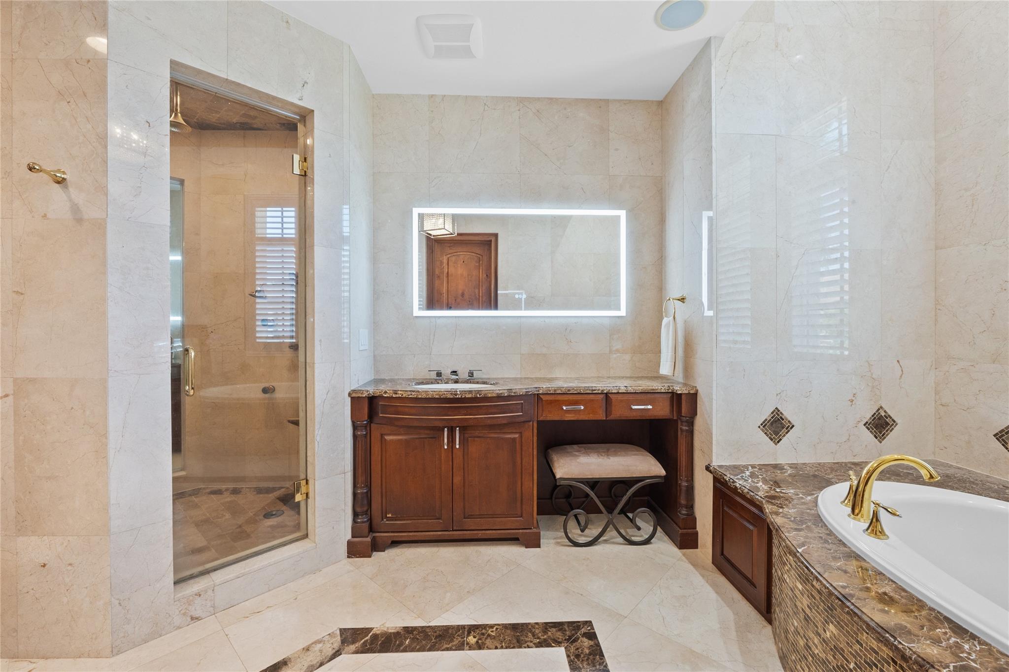 441 Royal Plaza Dr Property Photo 38