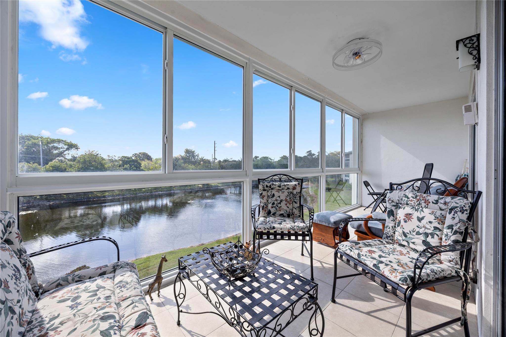 2503 Antigua Ter B3 Property Photo 28