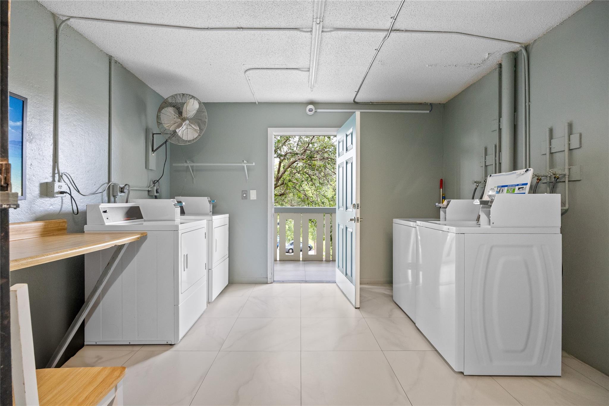 2503 Antigua Ter B3 Property Photo 31