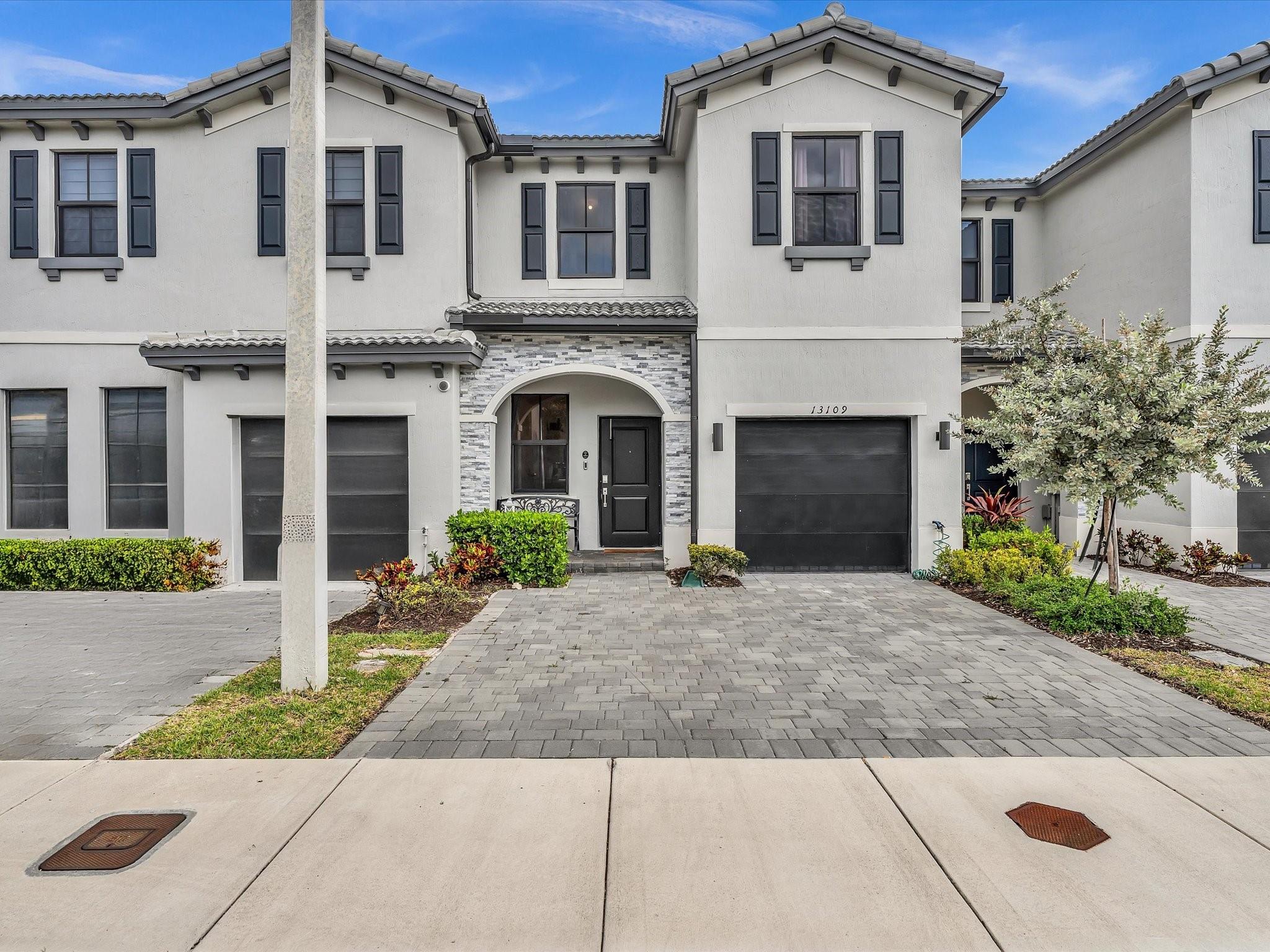 13109 SW 286th Way Property Photo 1